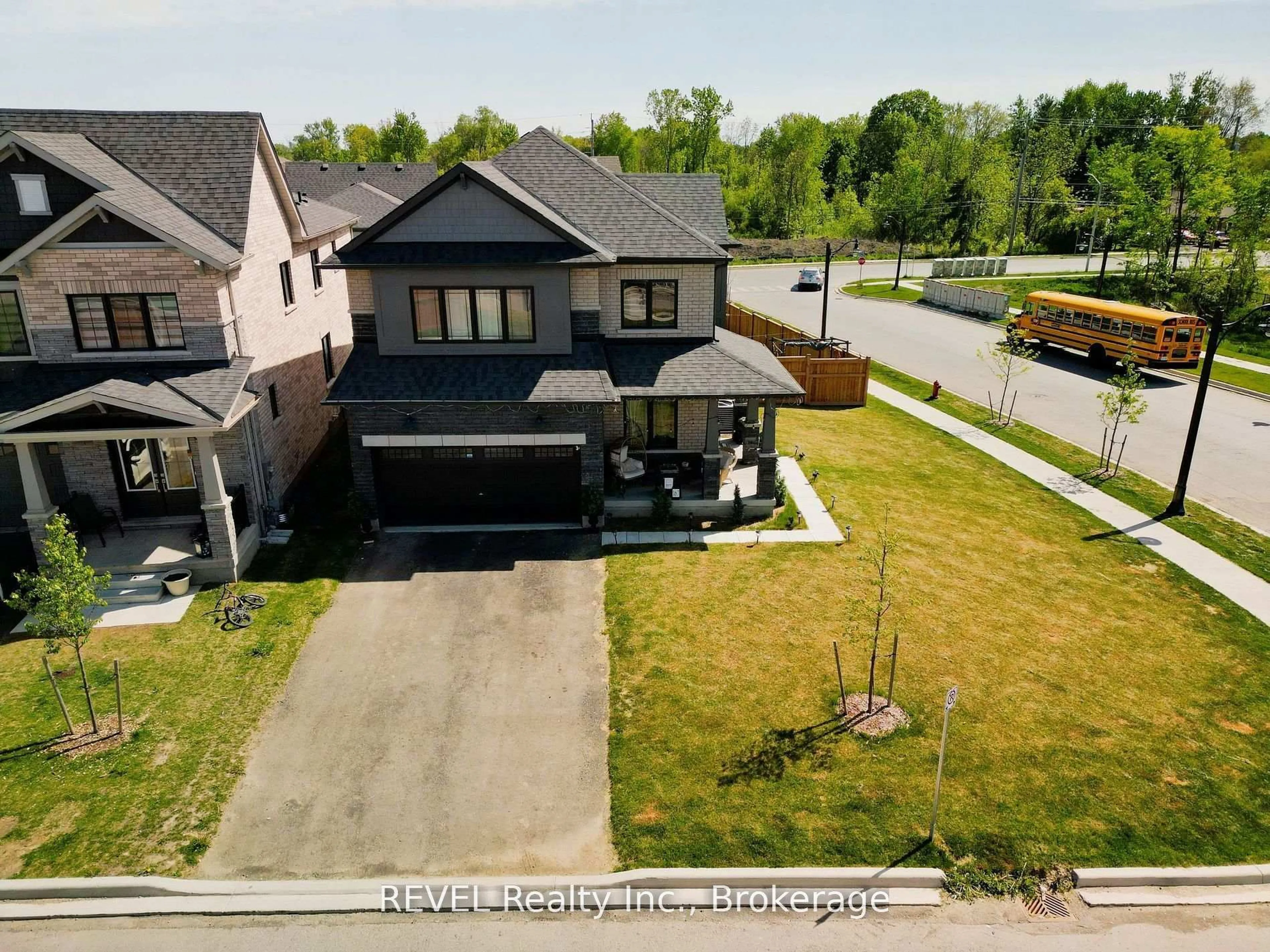 A pic from outside/outdoor area/front of a property/back of a property/a pic from drone, street for 167 STERN Dr, Welland Ontario L3B 0M2
