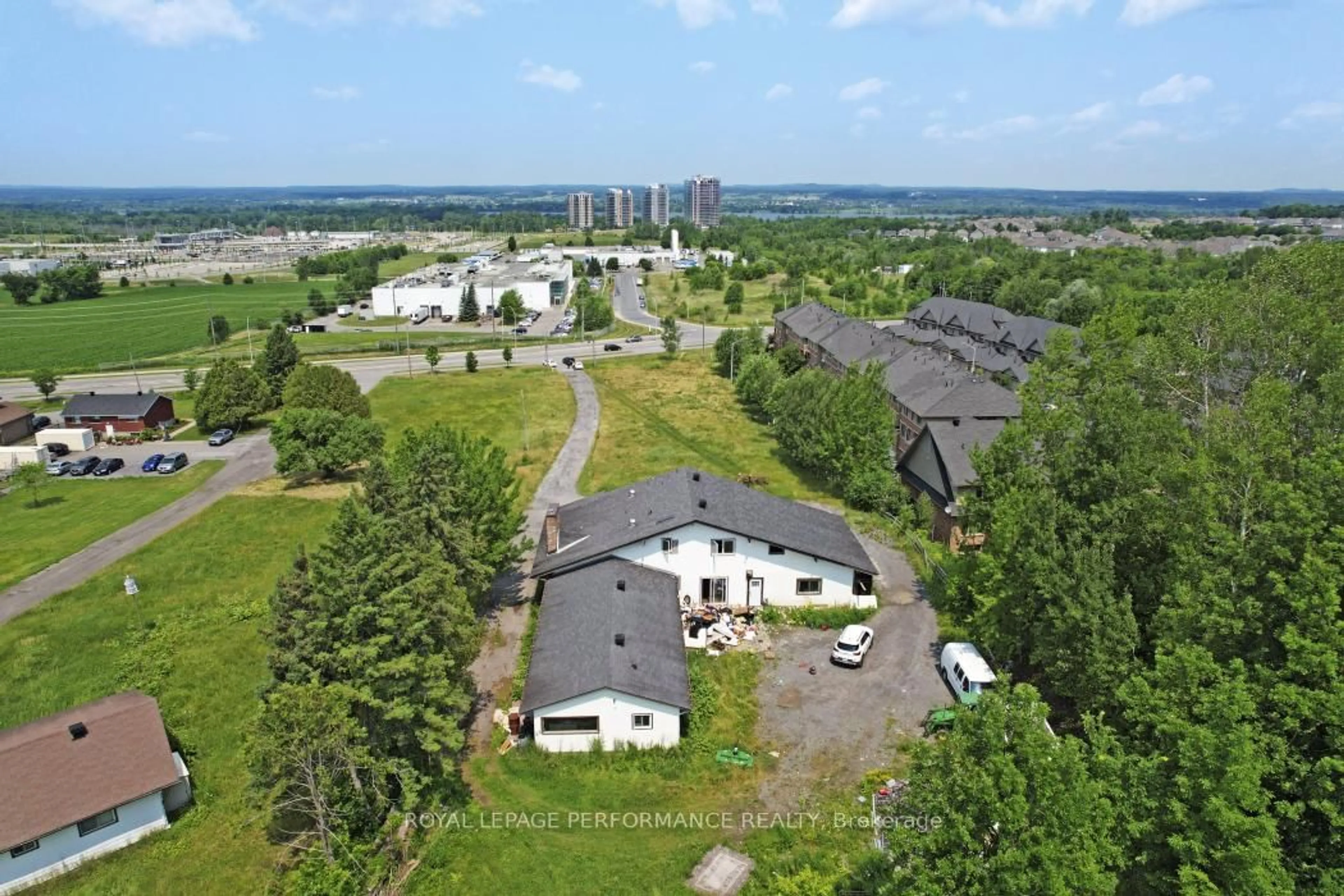 A pic from outside/outdoor area/front of a property/back of a property/a pic from drone, building for 1016 Old Montreal Rd, Ottawa Ontario K4A 3N2