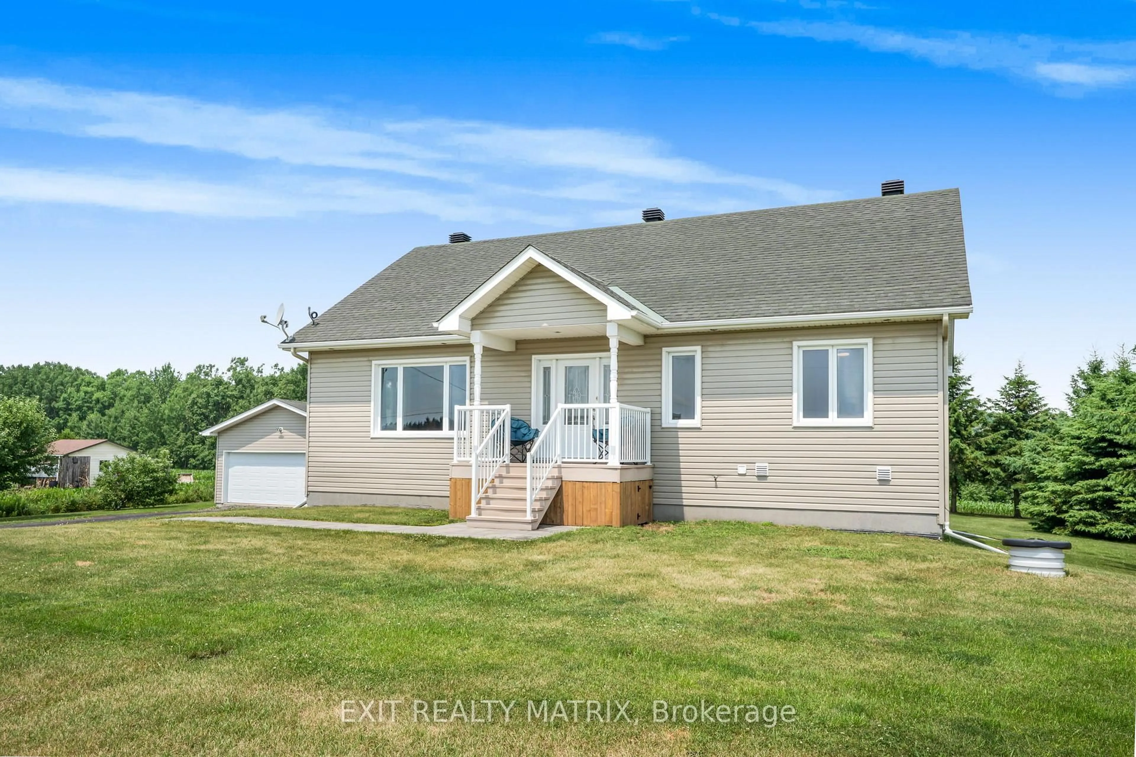 Home with vinyl exterior material, unknown for 2159 Concession 17 Concession, The Nation Ontario K0A 1M0
