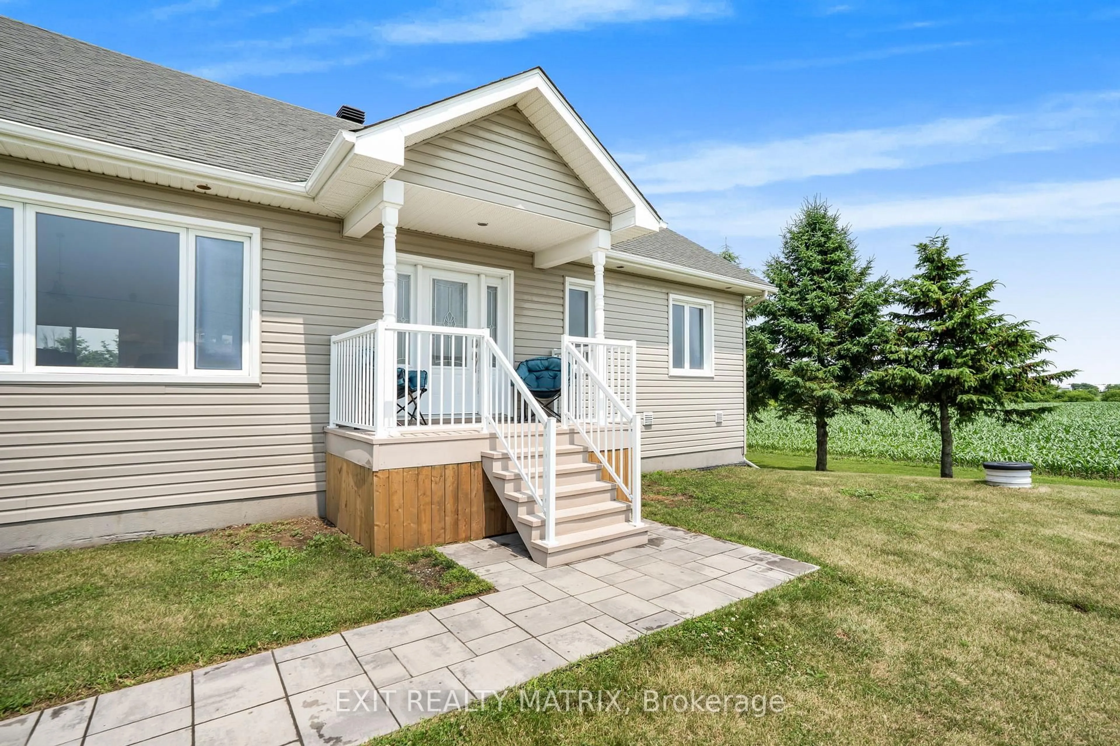 Home with vinyl exterior material, unknown for 2159 Concession 17 Concession, The Nation Ontario K0A 1M0