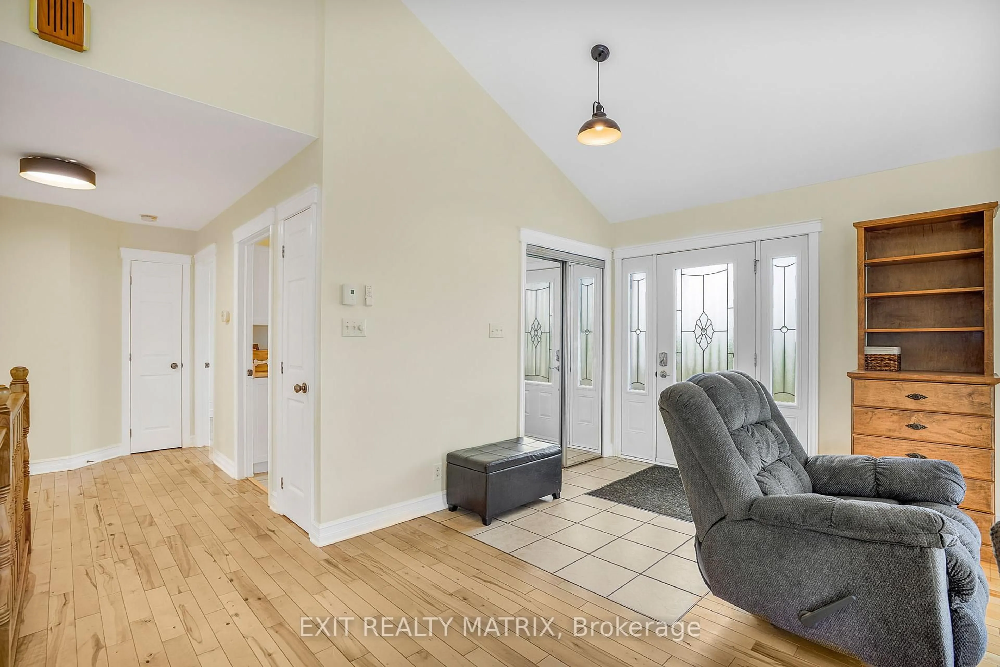 Indoor entryway for 2159 Concession 17 Concession, The Nation Ontario K0A 1M0