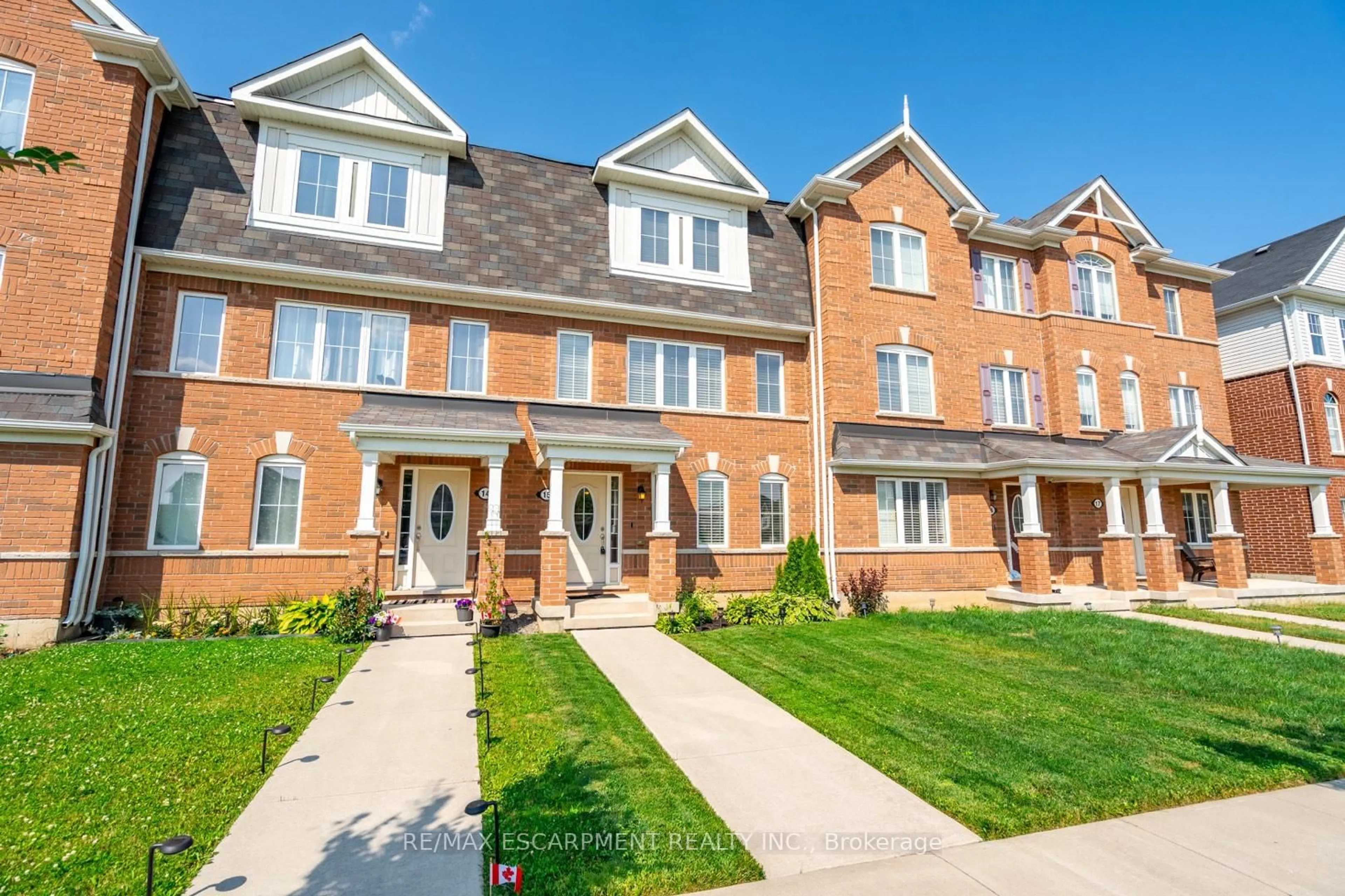 Home with brick exterior material, street for 230 Avonsyde Blvd #15, Hamilton Ontario L8B 1T9
