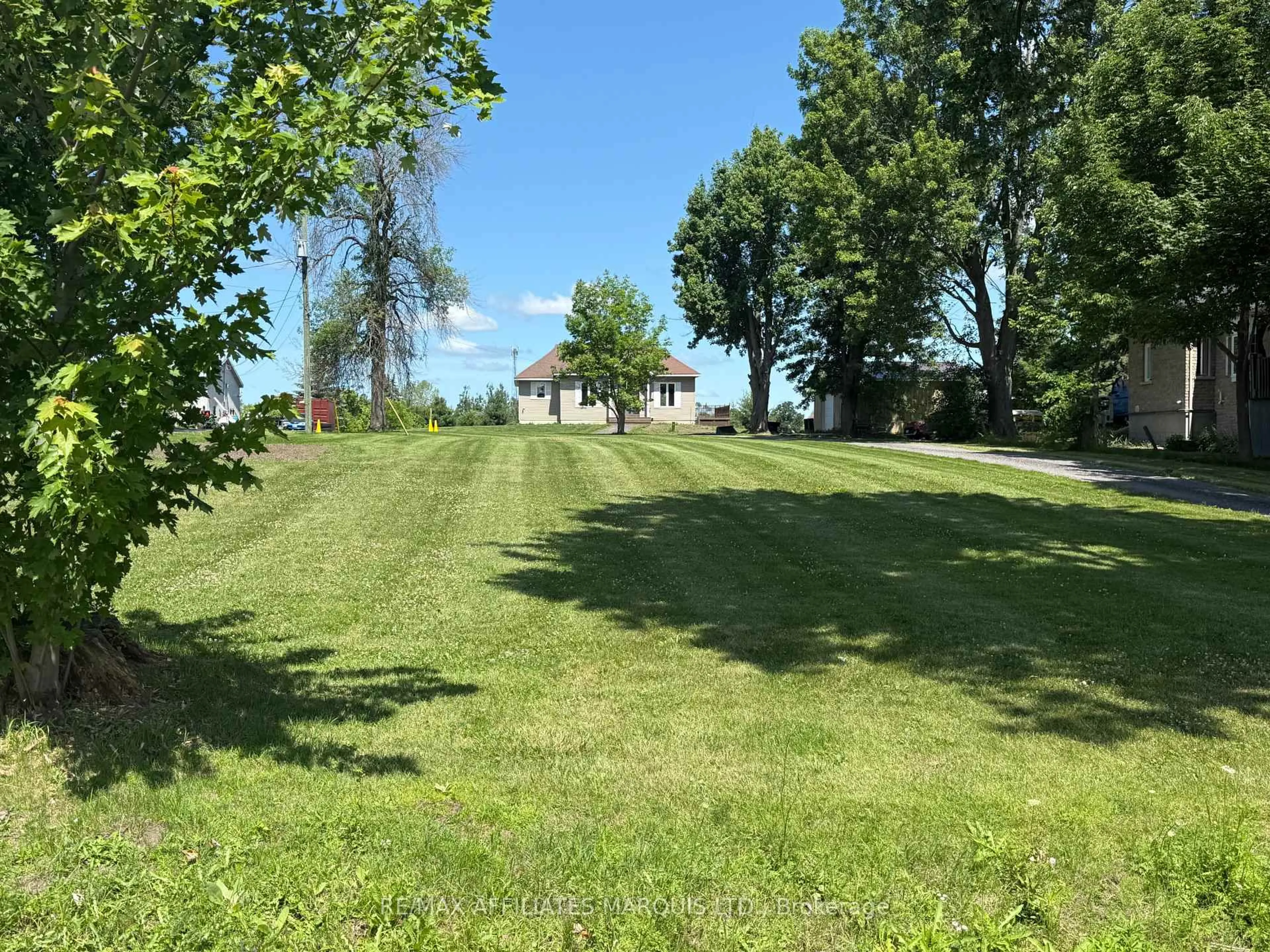 A pic from outside/outdoor area/front of a property/back of a property/a pic from drone, unknown for 19249 County 2 Rd, South Glengarry Ontario K0C 2E0
