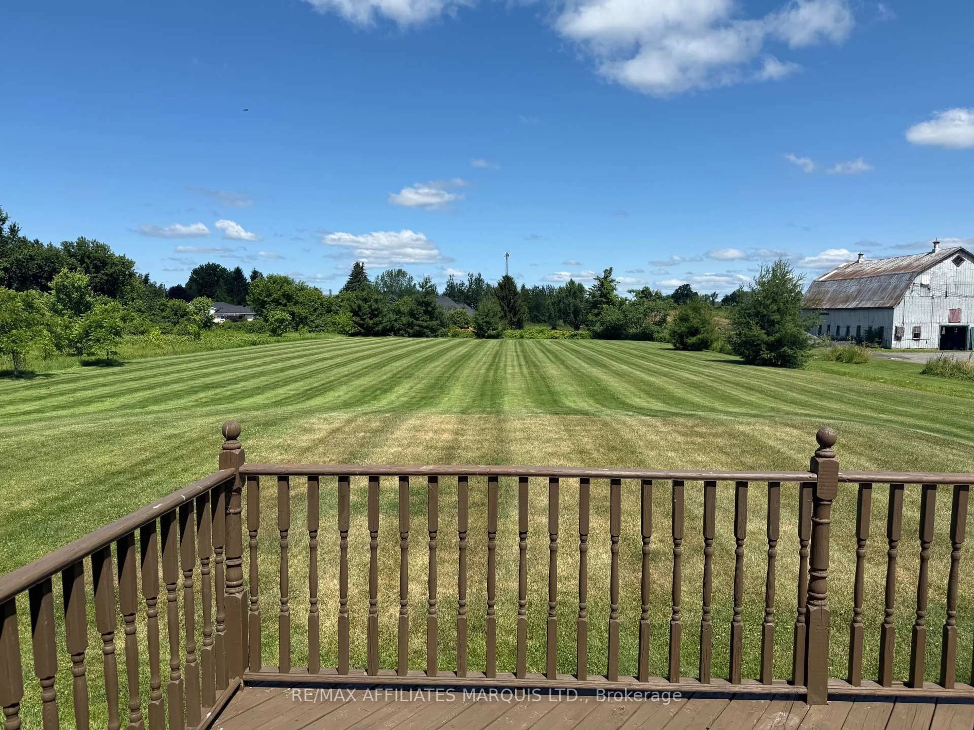 A pic from outside/outdoor area/front of a property/back of a property/a pic from drone, unknown for 19249 County 2 Rd, South Glengarry Ontario K0C 2E0