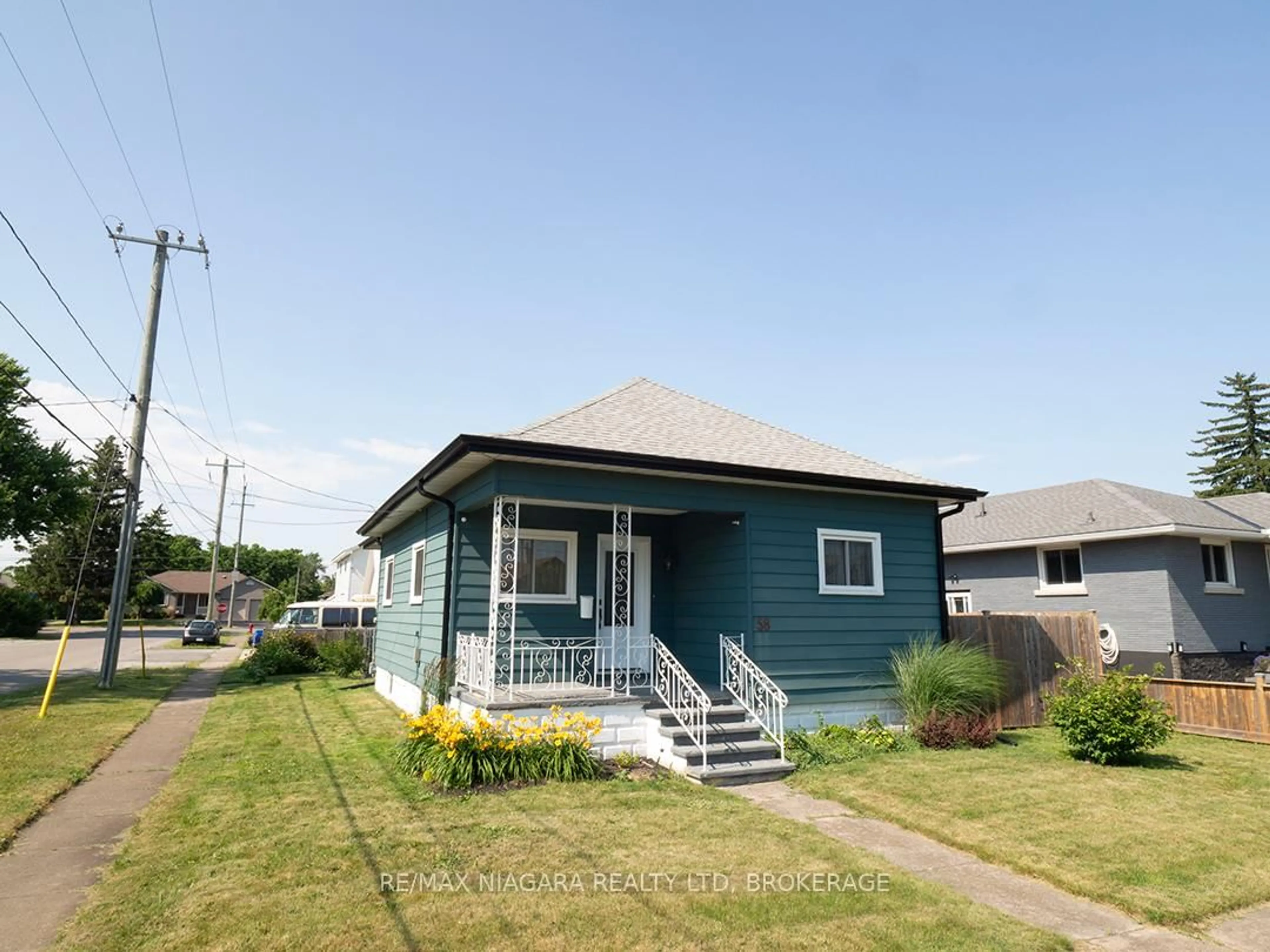 Home with vinyl exterior material, street for 58 Christmas St, Port Colborne Ontario L3K 1M5