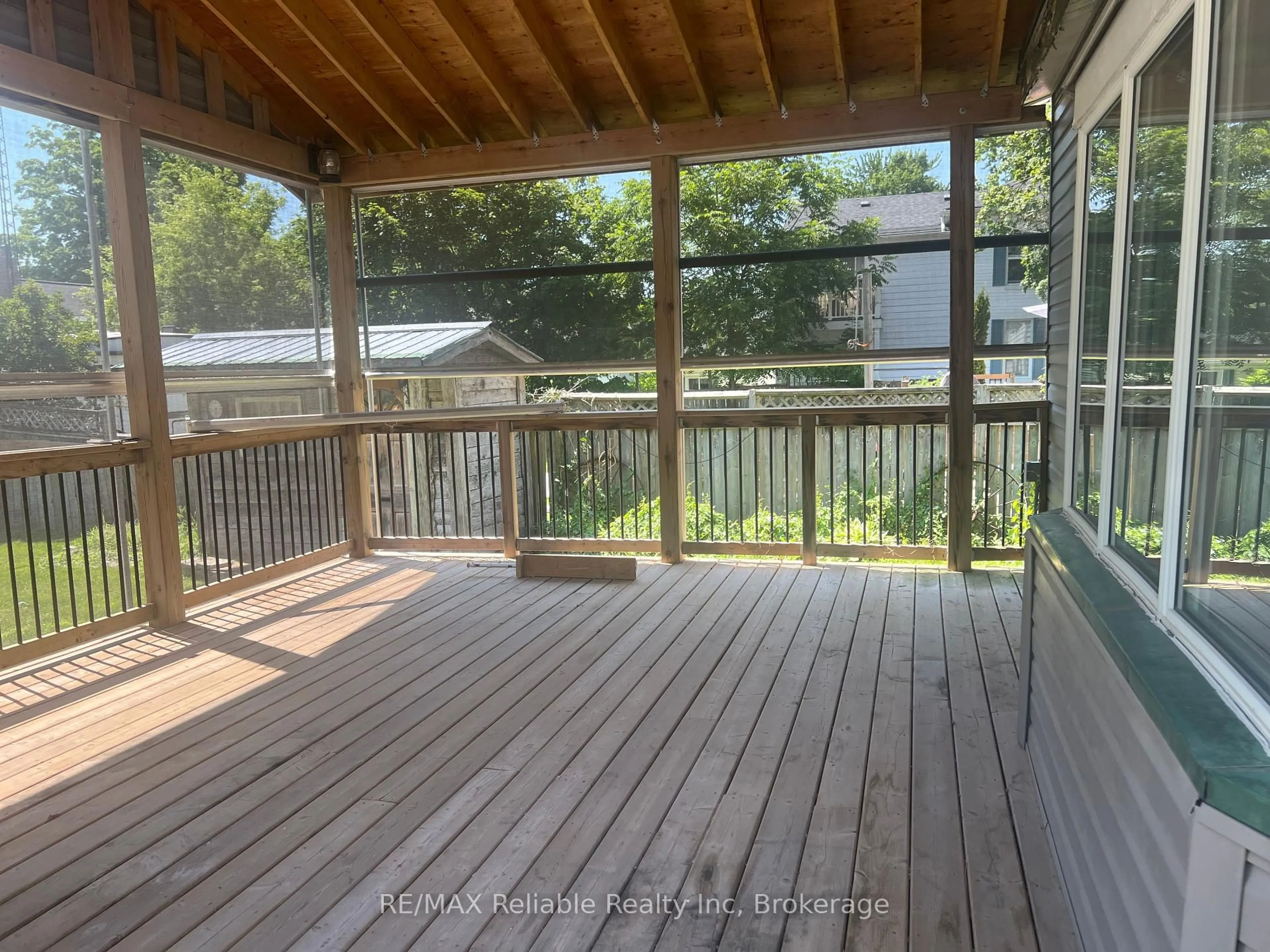 Patio, water/lake/river/ocean view for 41 John St, Huron East Ontario N0K 1W0