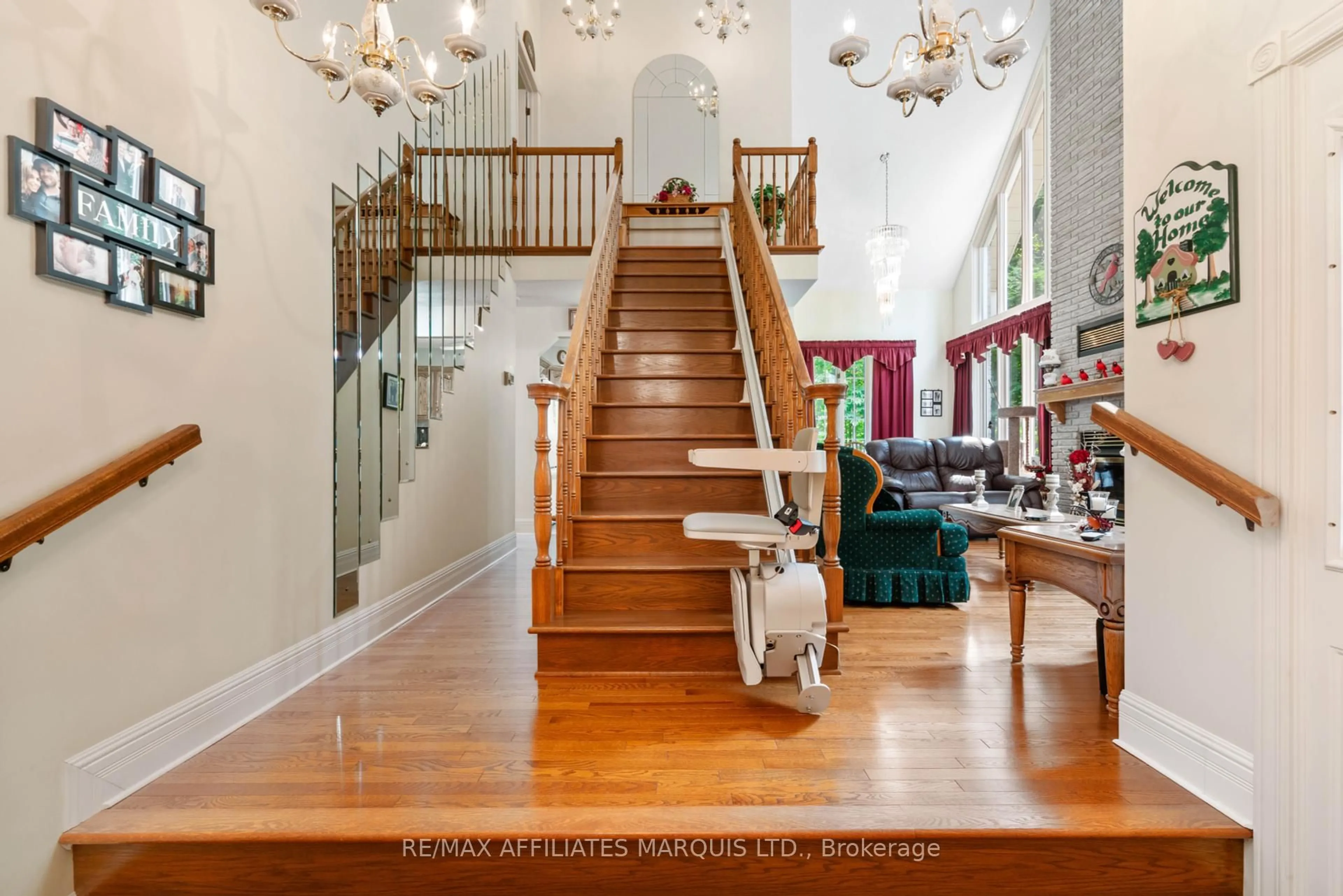 Indoor foyer for 5454 Nine Mile Rd, South Glengarry Ontario K0C 1S0