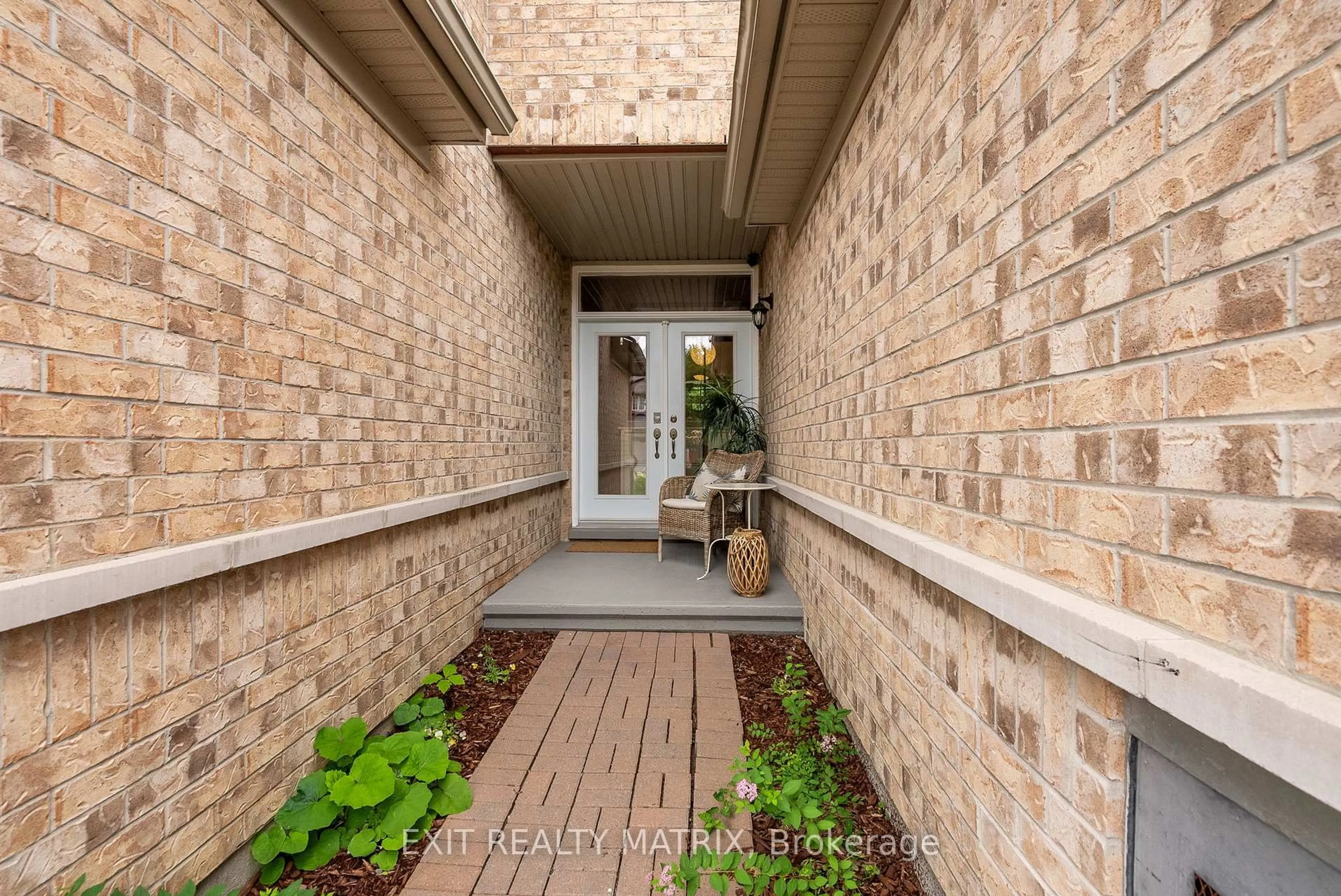 Indoor entryway for 6770 Breanna Cardill St, Greely Ontario K4P 0C3