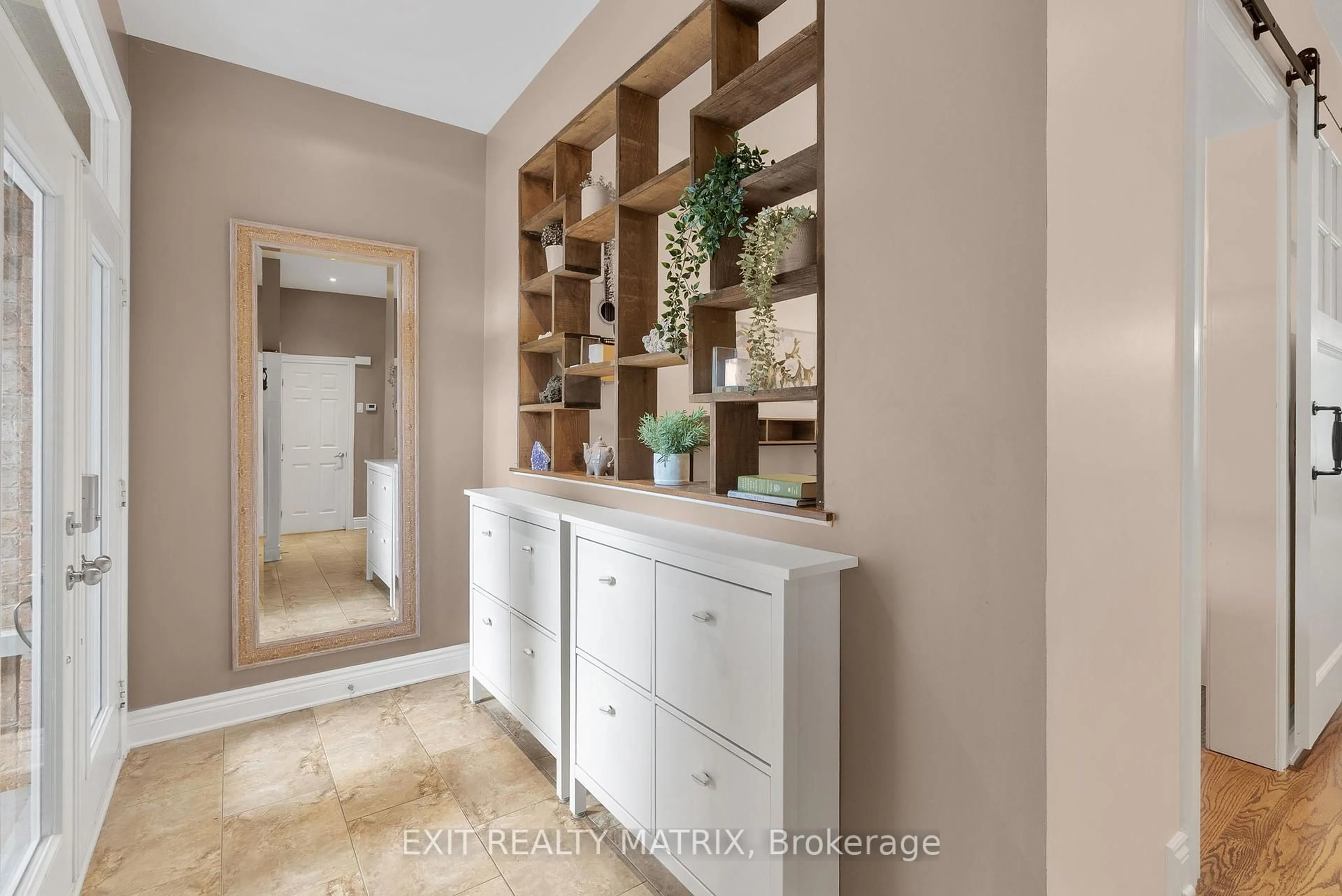 Indoor entryway for 6770 Breanna Cardill St, Greely Ontario K4P 0C3