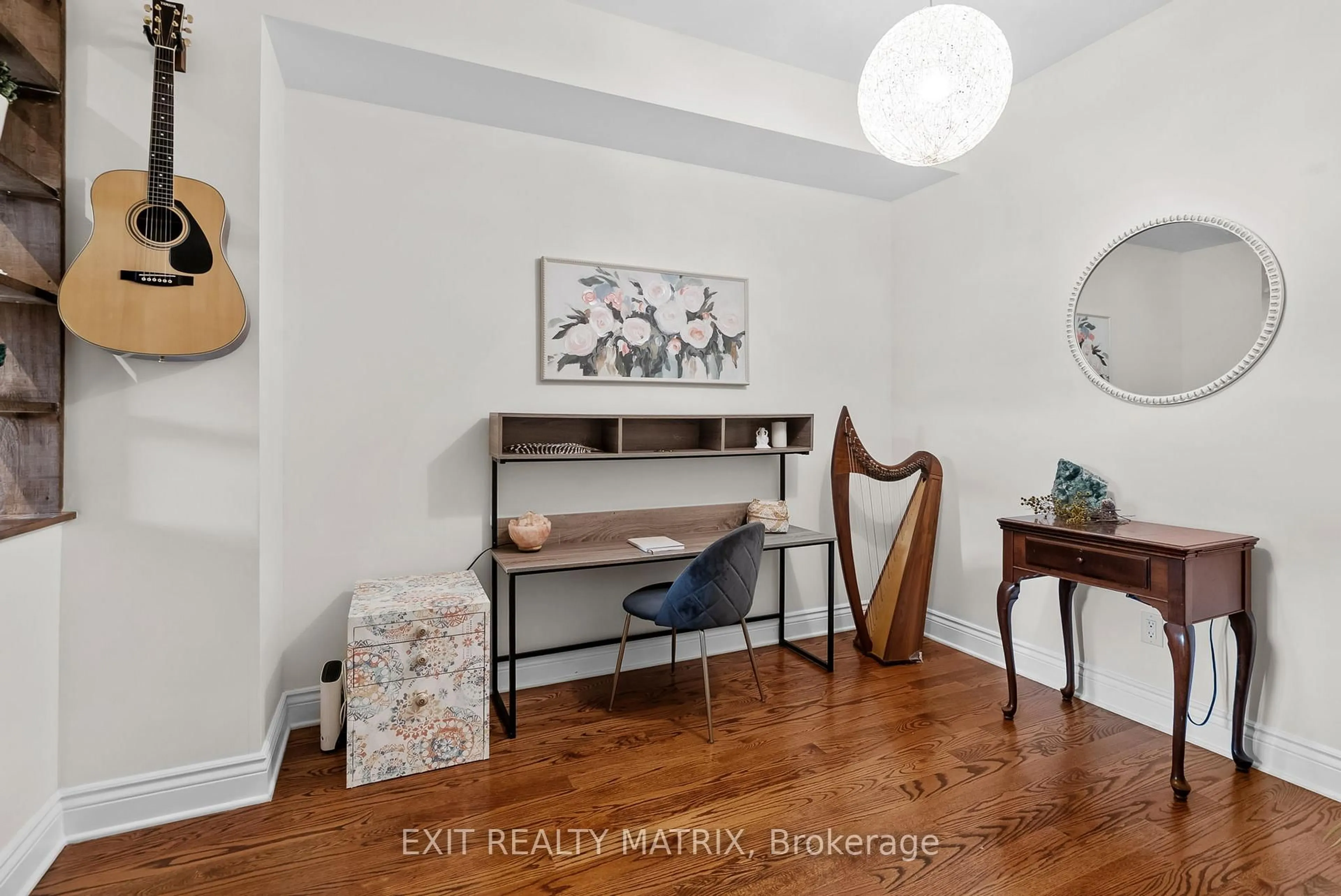 Indoor entryway for 6770 Breanna Cardill St, Greely Ontario K4P 0C3