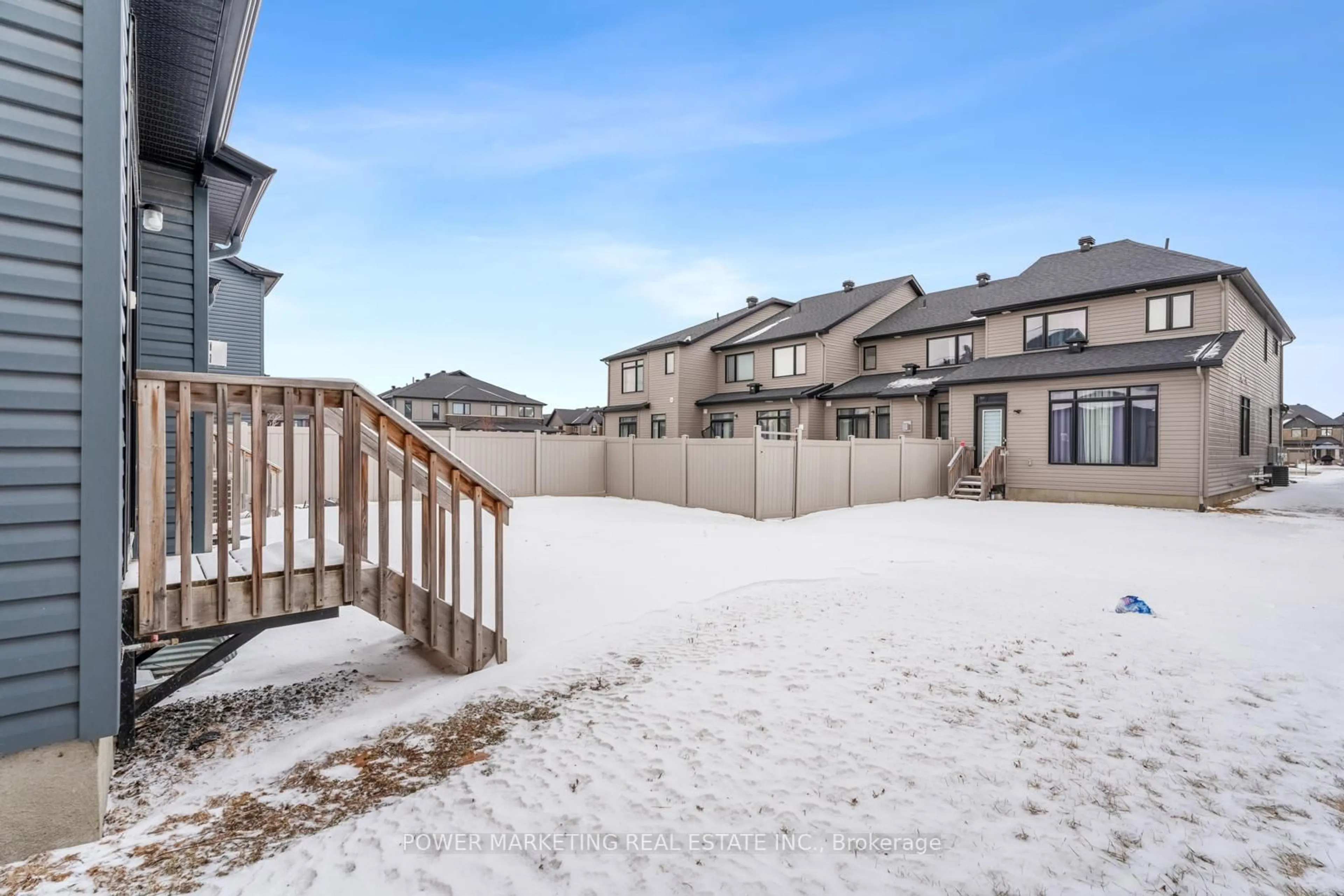 Patio, mountain view for 482 TRIDENT Mews, Ottawa Ontario K1T 0V2