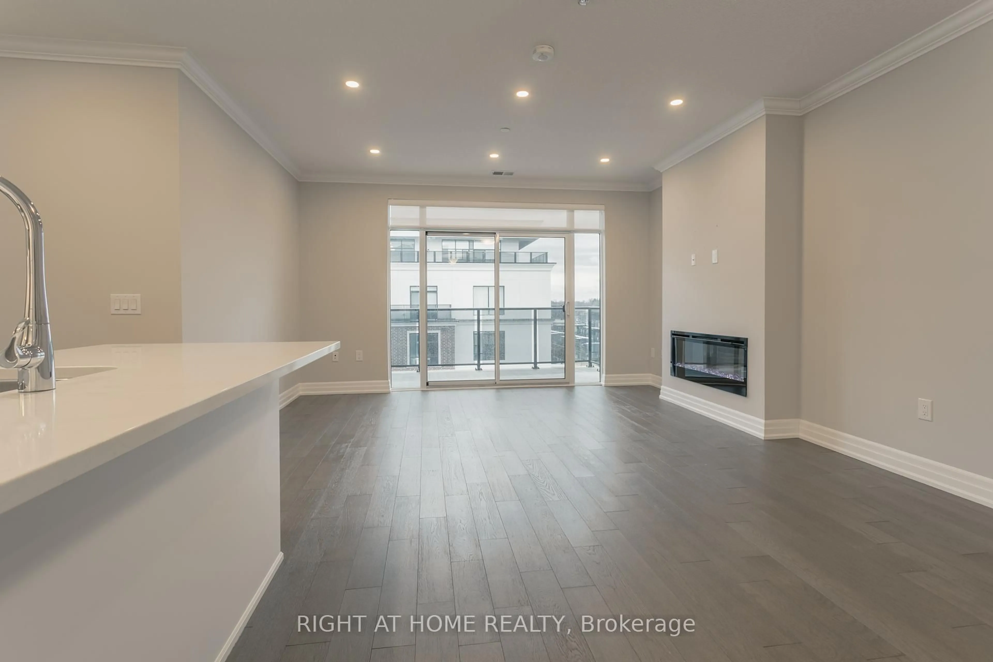 A pic of a room for 460 Callaway Rd ## 810, London North Ontario N6G 0N8