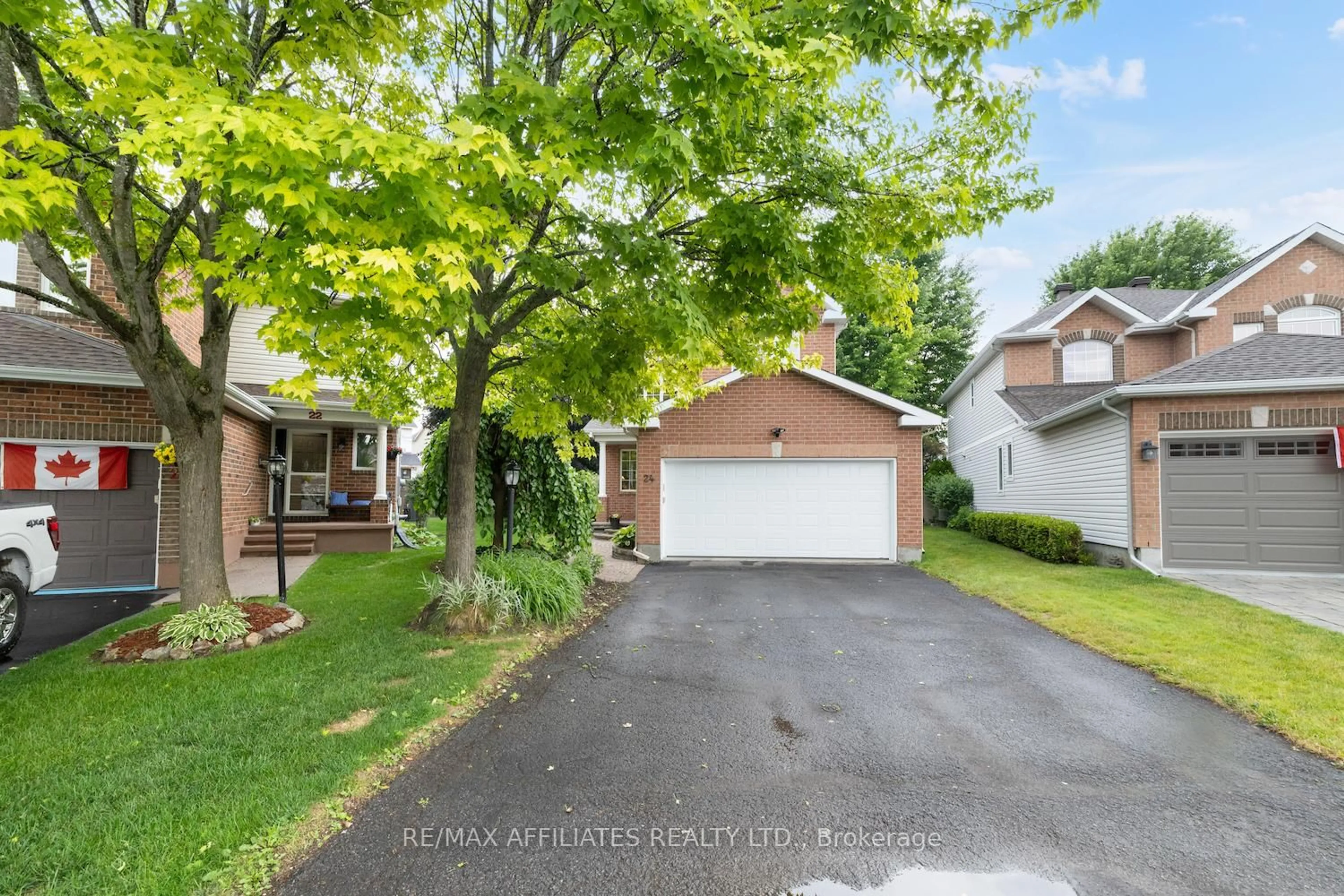 A pic from outside/outdoor area/front of a property/back of a property/a pic from drone, street for 24 James Long Crt, Ottawa Ontario K2J 4R1