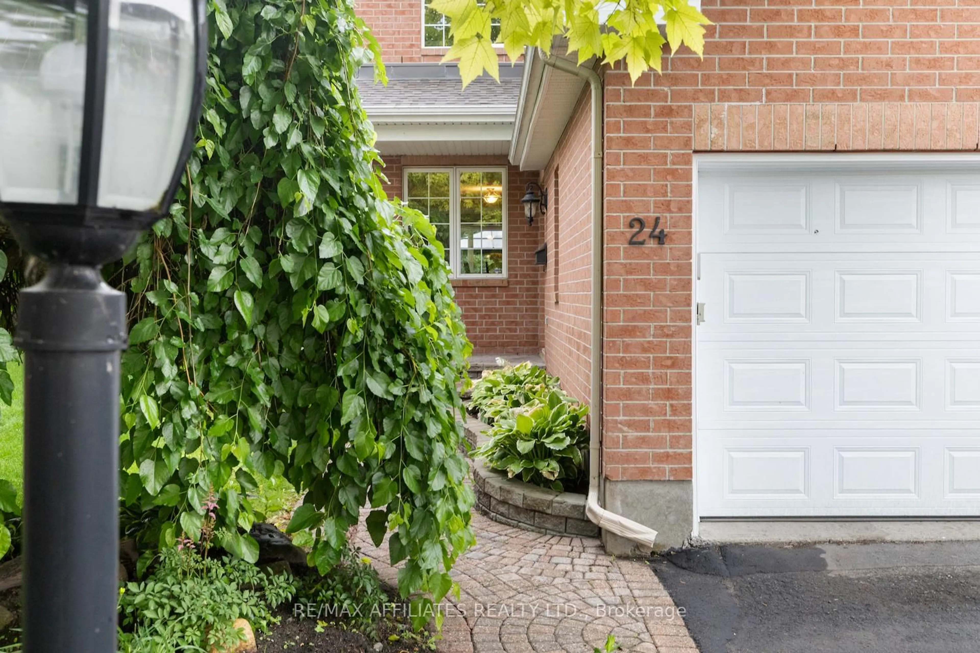 Unknown for 24 James Long Crt, Ottawa Ontario K2J 4R1