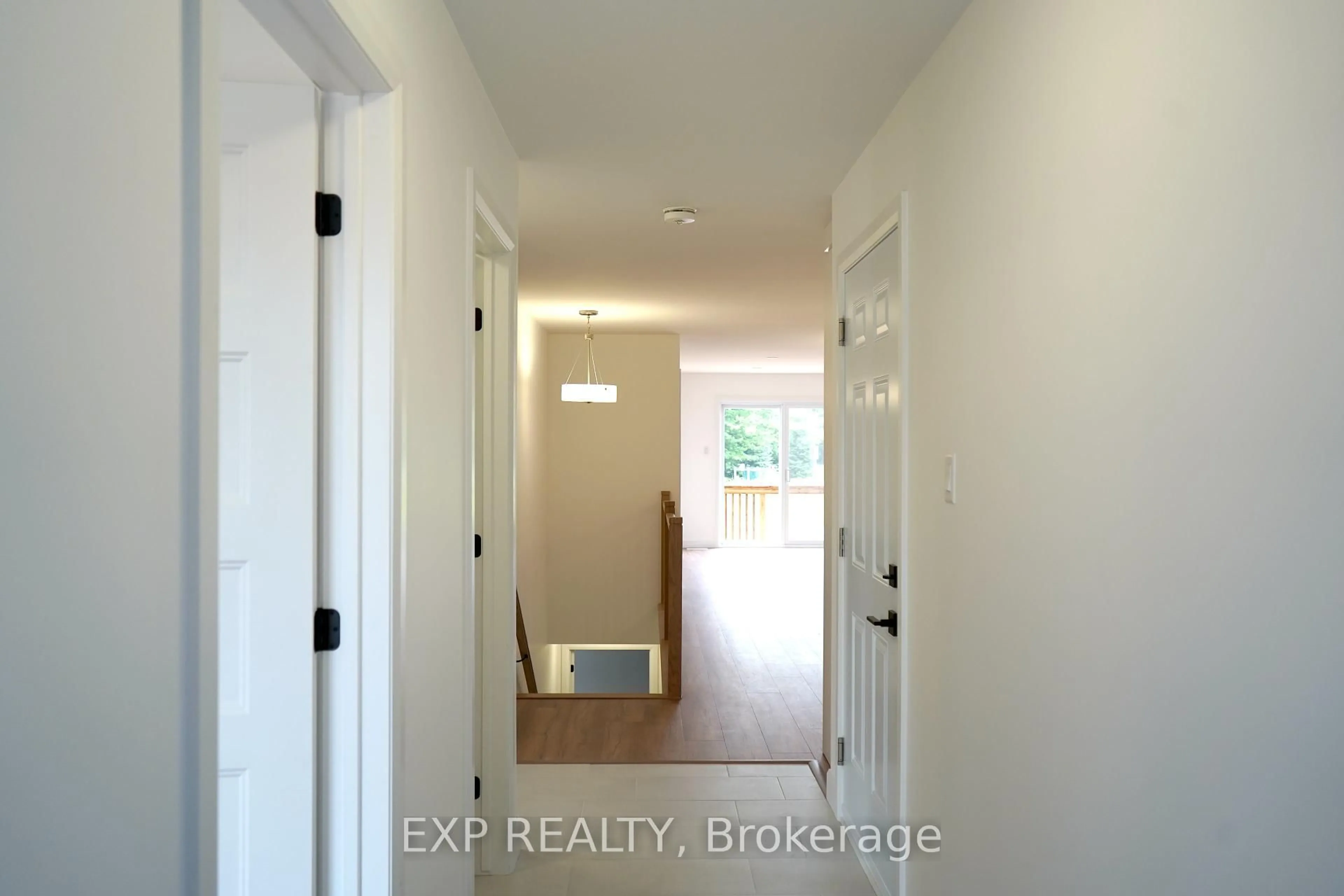 Indoor entryway for 984 Katia St, The Nation Ontario K0A 2M0