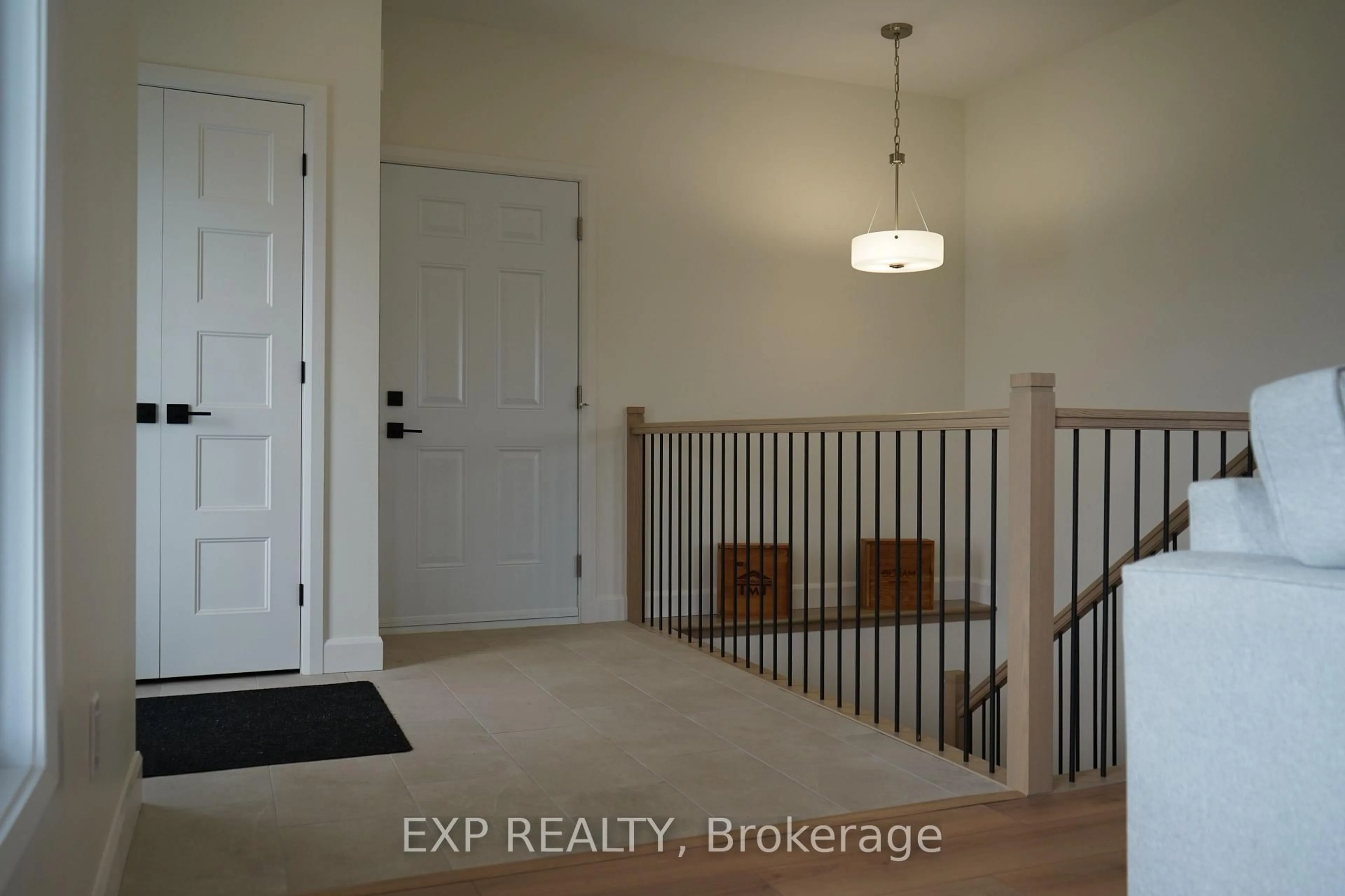 Indoor entryway for 937 Katia St, The Nation Ontario K0A 2M0