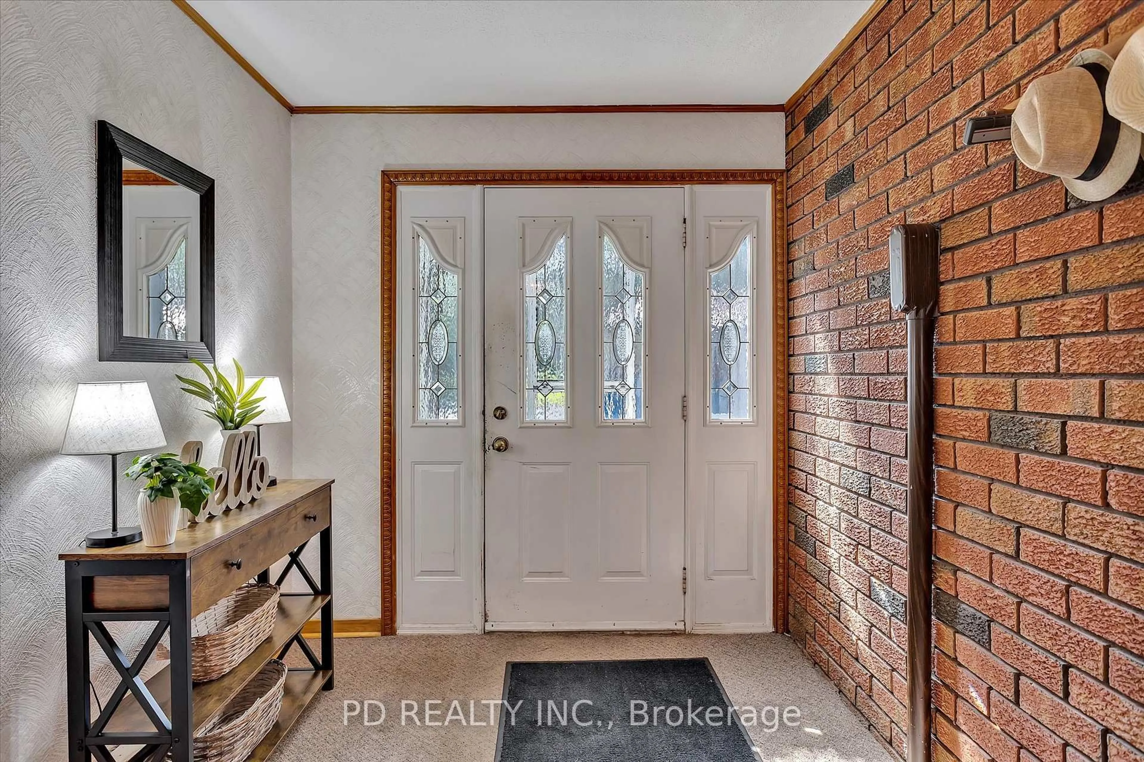 Indoor entryway for 169 Kenedon Dr, Kawartha Lakes Ontario K0L 2W0