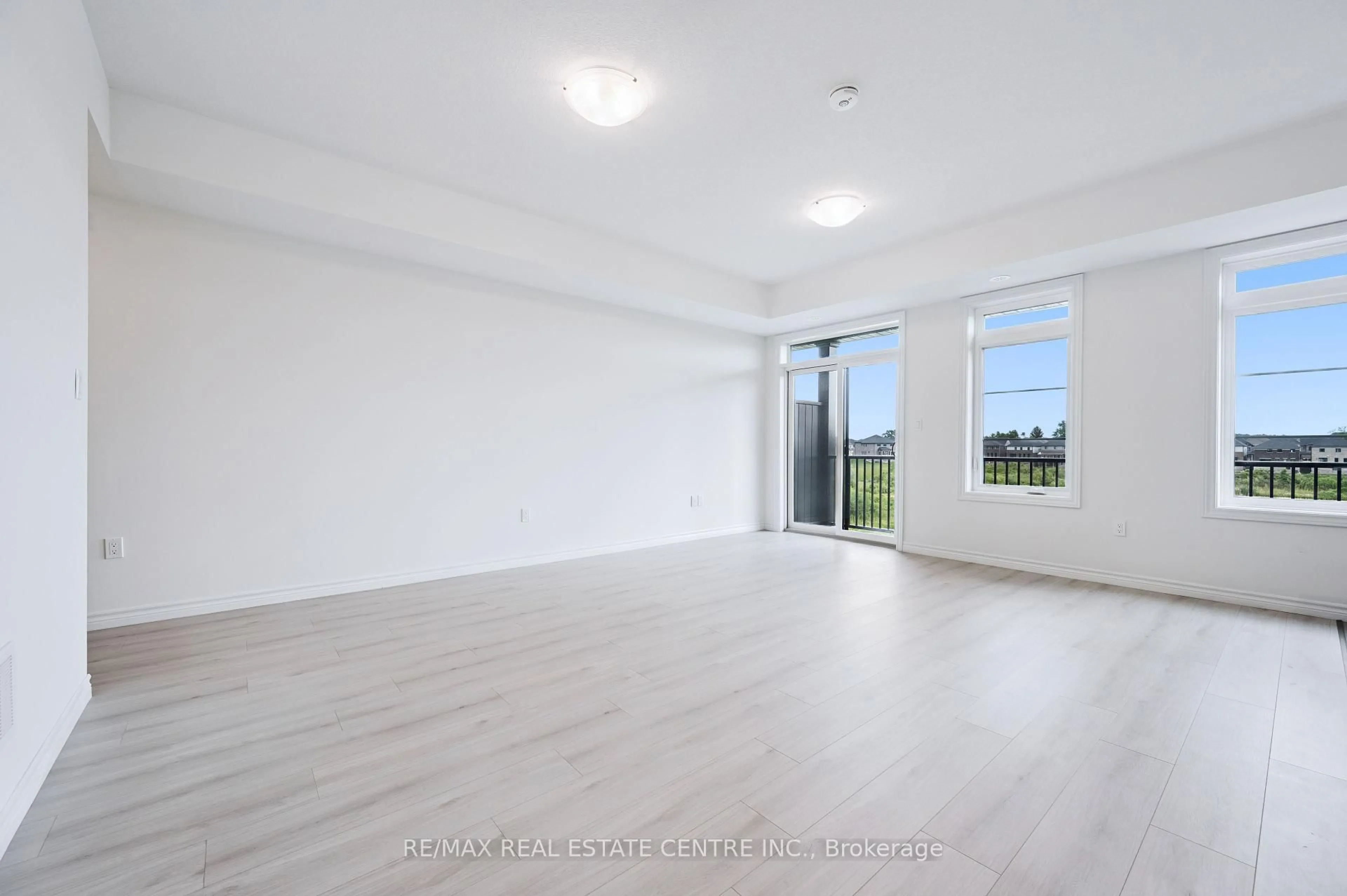 A pic of a room for 90 Lomond Lane, Kitchener Ontario N2R 0T6