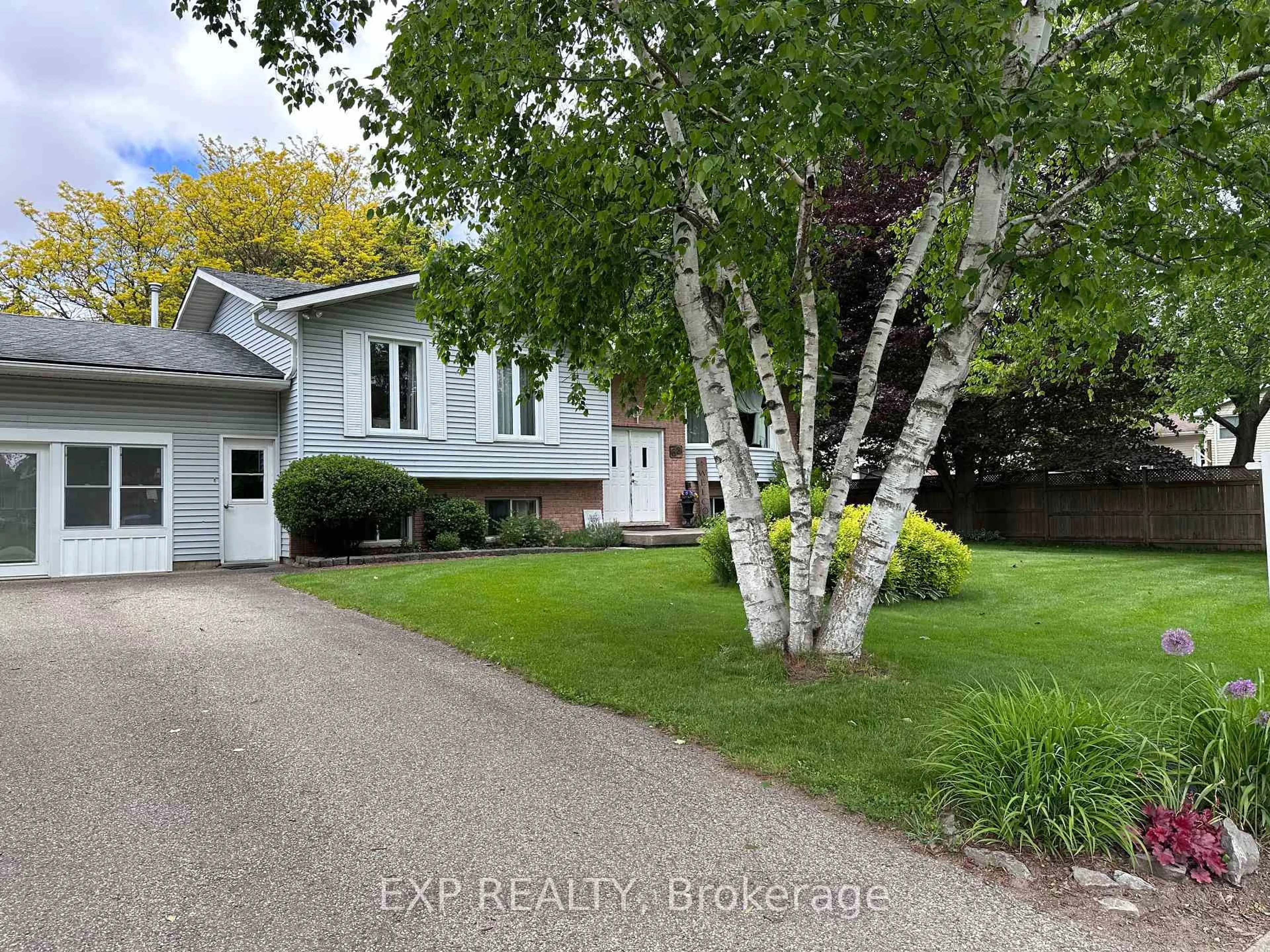A pic from outside/outdoor area/front of a property/back of a property/a pic from drone, street for 68 Thompson Pl, East Zorra-Tavistock Ontario N0J 1M0