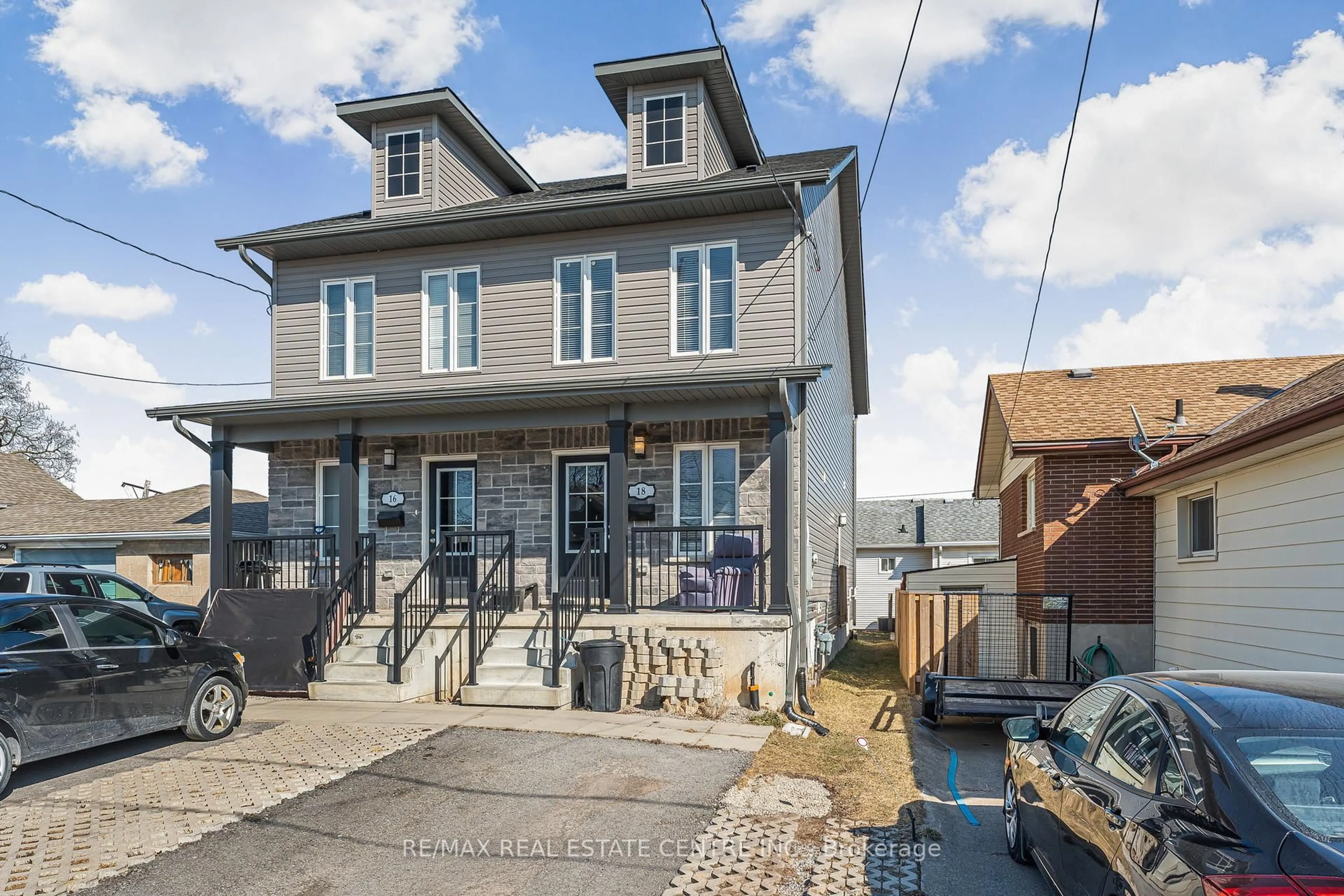 Home with brick exterior material, street for 18 KING St, Thorold Ontario L2V 3T7