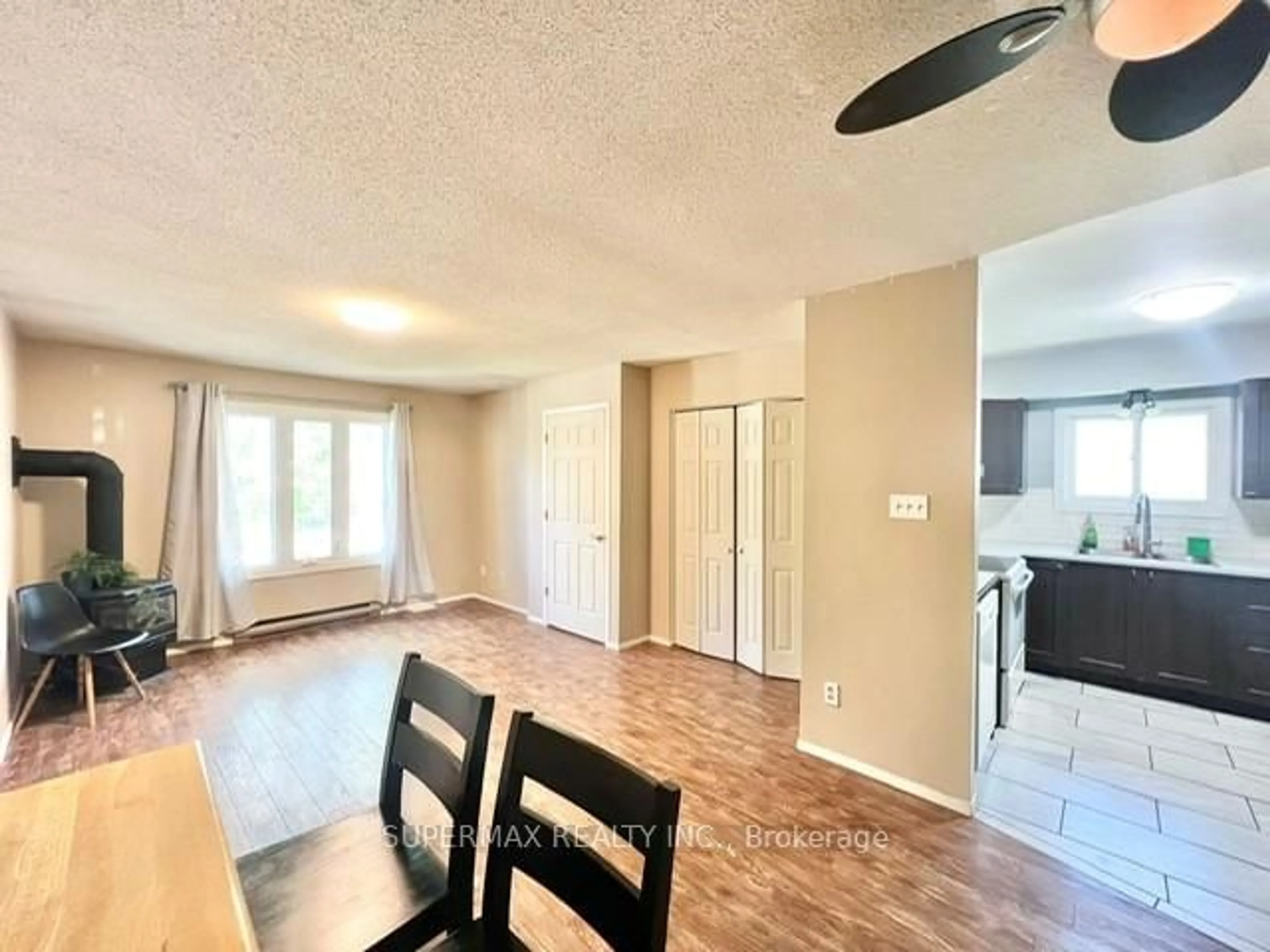 A pic of a room for 75 Constable Crt, London North Ontario N6G 3N7