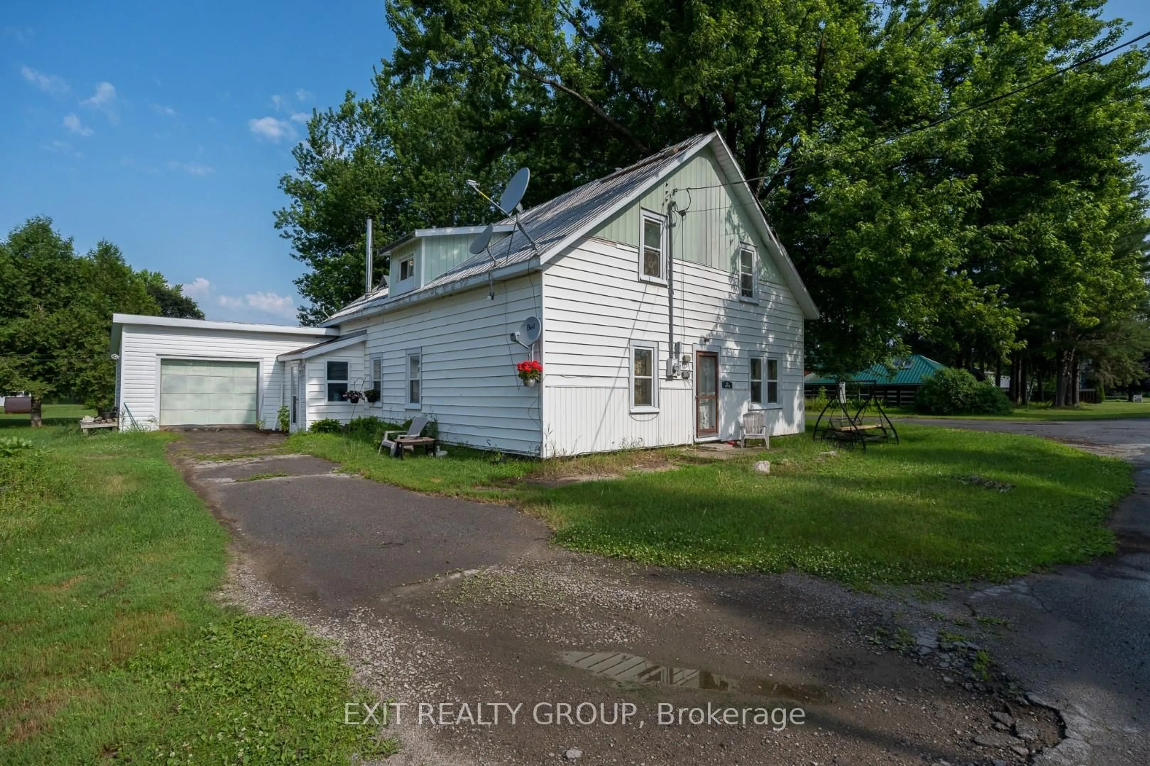 A pic from outside/outdoor area/front of a property/back of a property/a pic from drone, building for 53 Clement St, Kaladar Ontario K0H 1P0