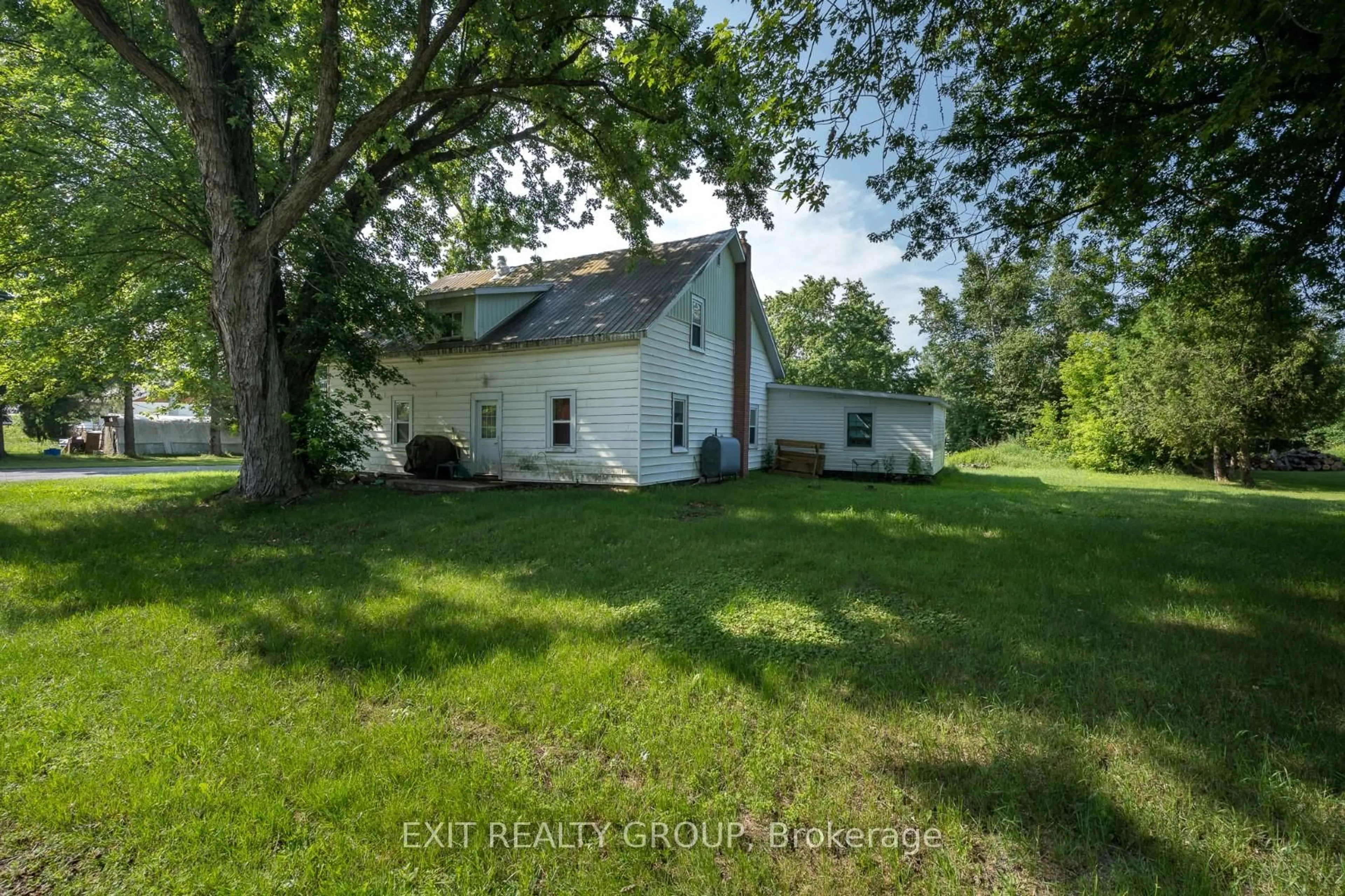 A pic from outside/outdoor area/front of a property/back of a property/a pic from drone, building for 53 Clement St, Kaladar Ontario K0H 1P0