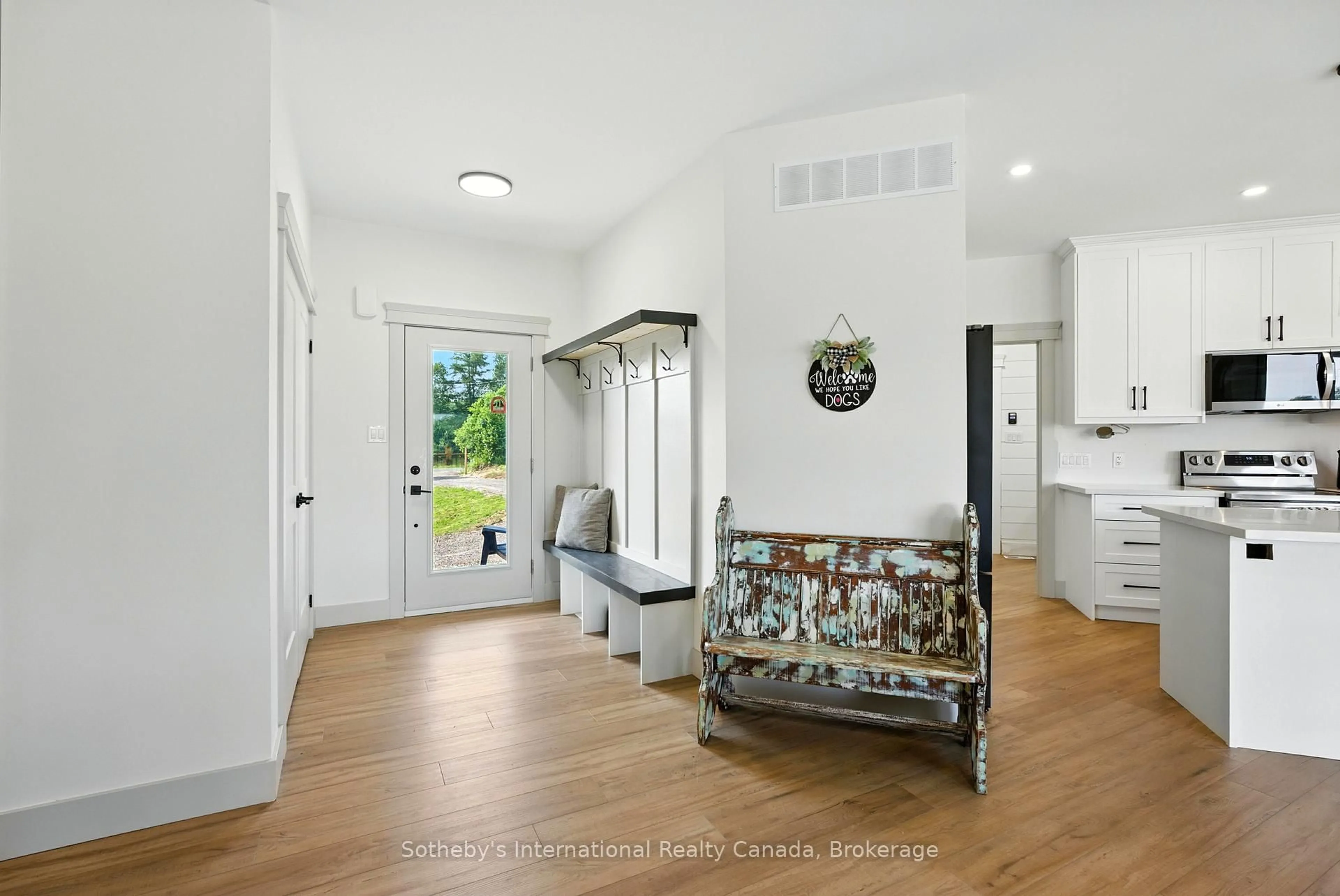 Indoor entryway for 141 Three Mile Lake Rd, Armour Ontario P0A 1L0