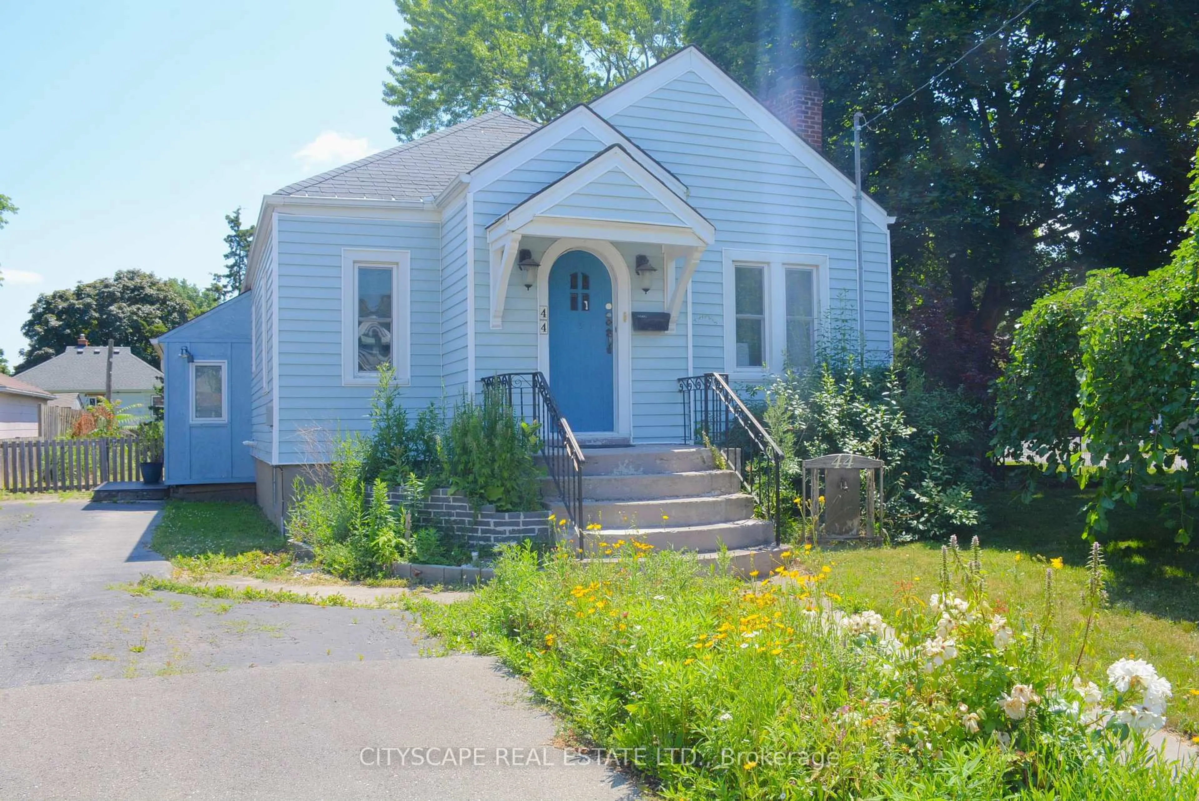 Unknown for 44 Lorne St, St. Catharines Ontario L2P 3C4