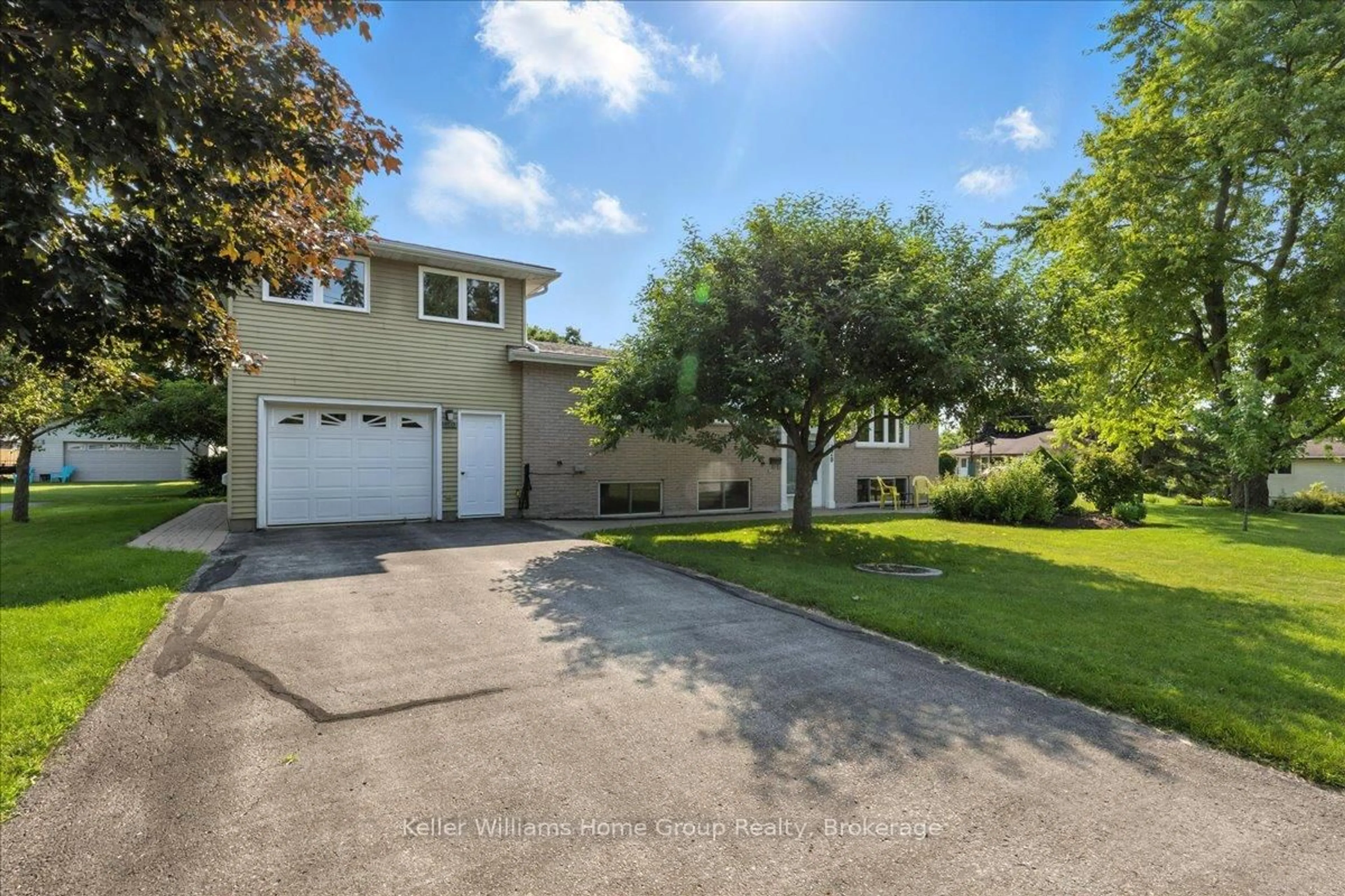 A pic from outside/outdoor area/front of a property/back of a property/a pic from drone, street for 120 Can Robert St, Centre Wellington Ontario N1M 3C1