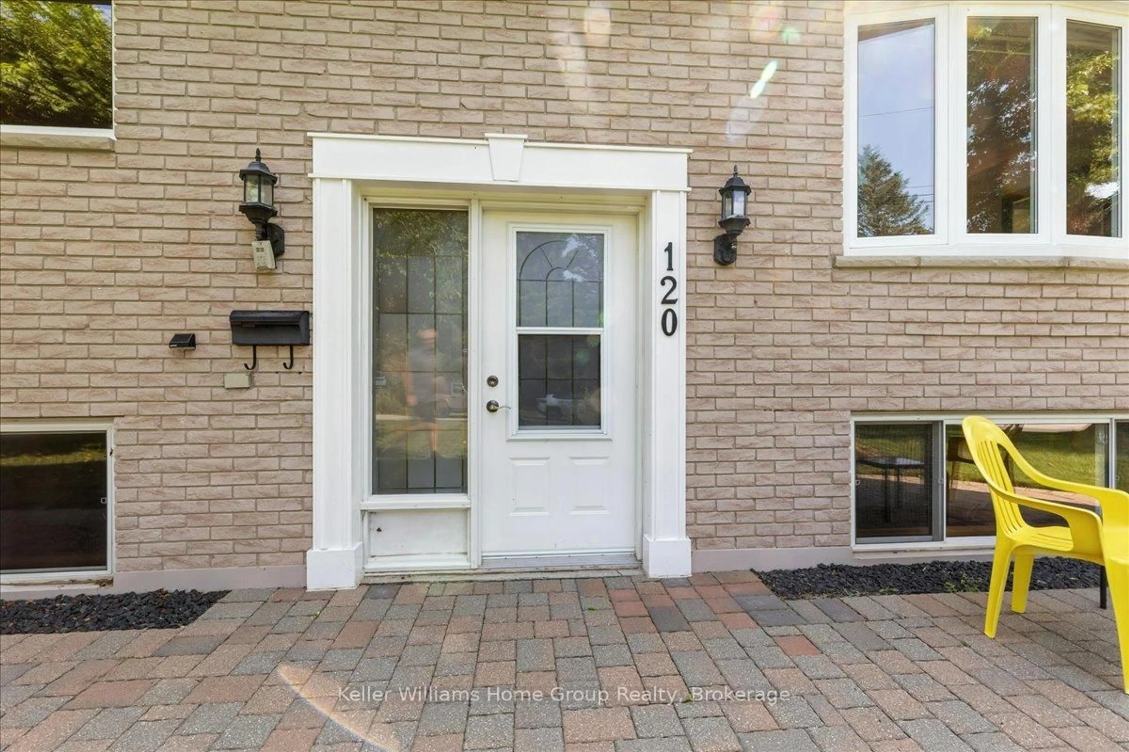 Unknown for 120 Can Robert St, Centre Wellington Ontario N1M 3C1