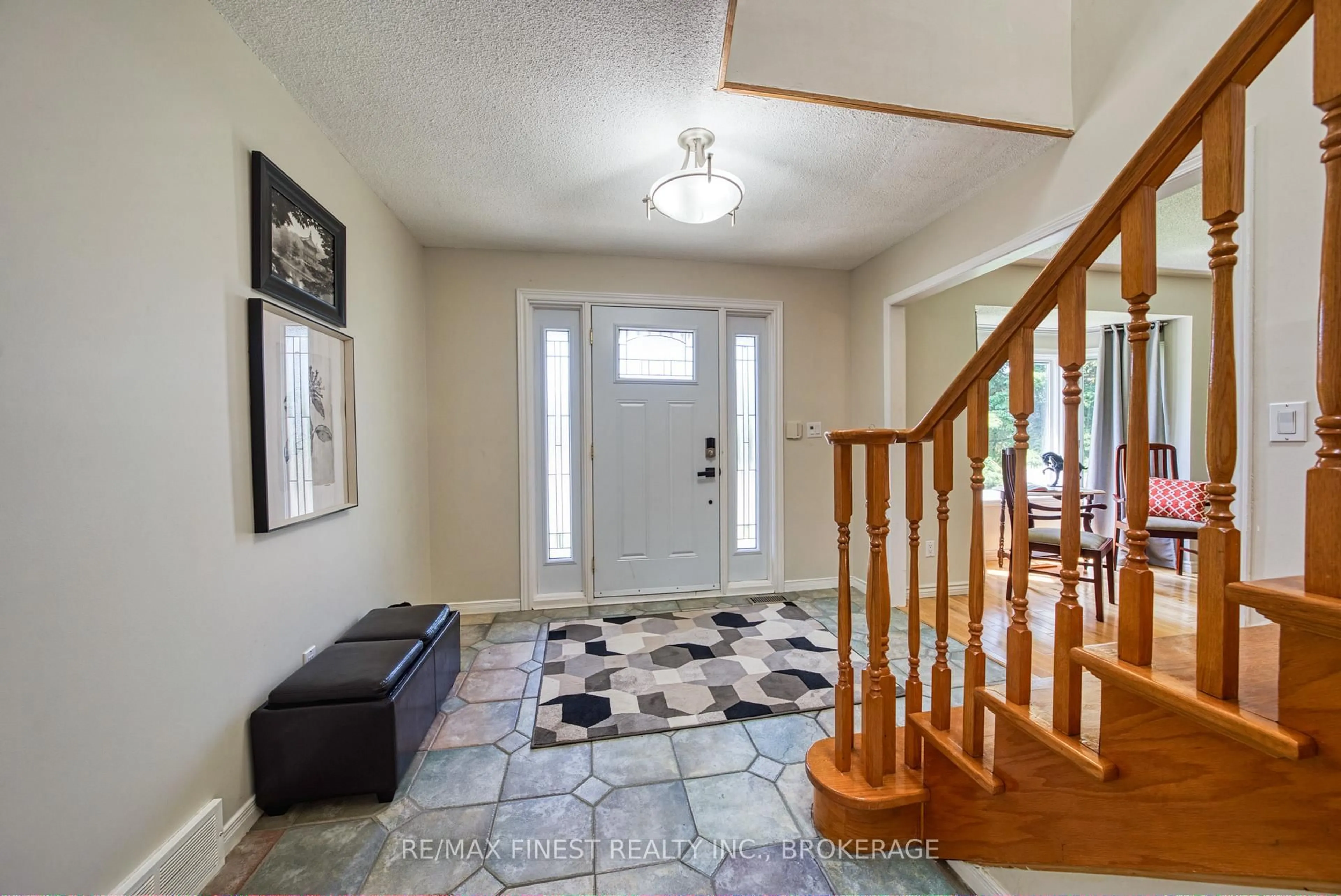 Indoor entryway for 634 Fernmoor St, Kingston Ontario K7M 8K5