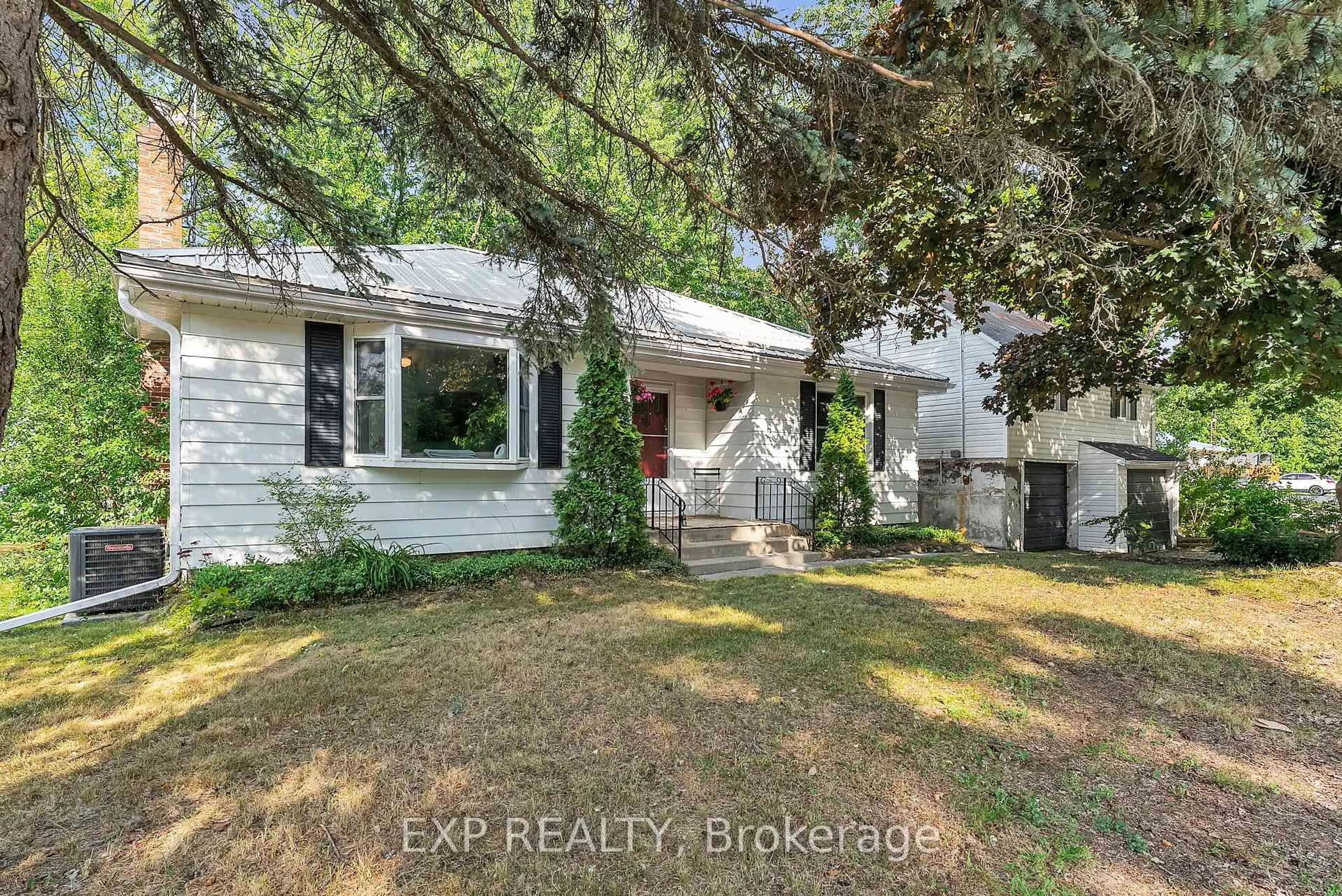 A pic from outside/outdoor area/front of a property/back of a property/a pic from drone, street for 1244 Glen Ross Rd, Hastings Ontario K0K 2C0