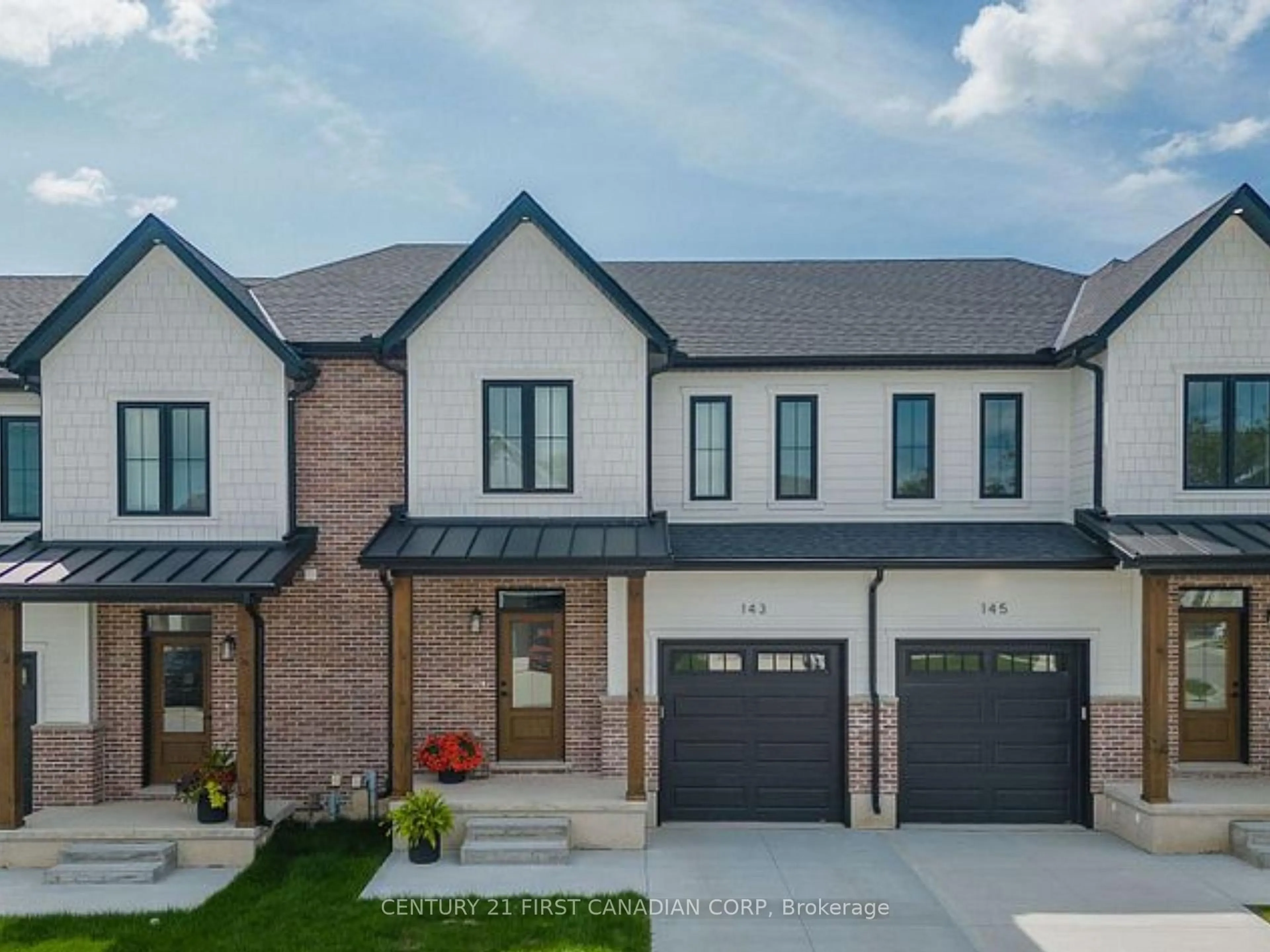 Home with brick exterior material, street for 147-31 SCOTTS Dr, Lucan Biddulph Ontario N0M 2J0