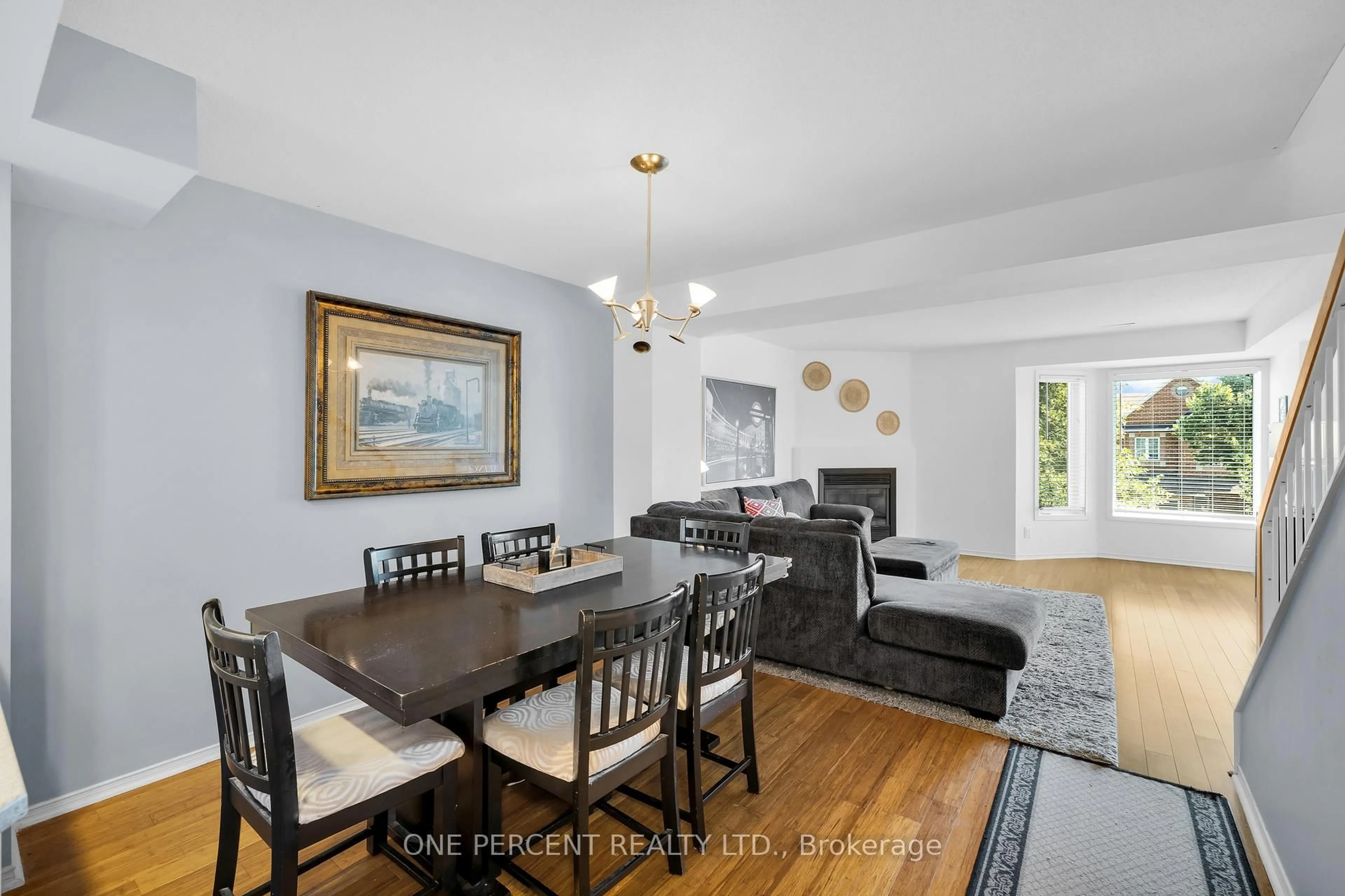 Dining room, wood/laminate floor for 250 Cresthaven Dr #3, Ottawa Ontario K2G 6W4