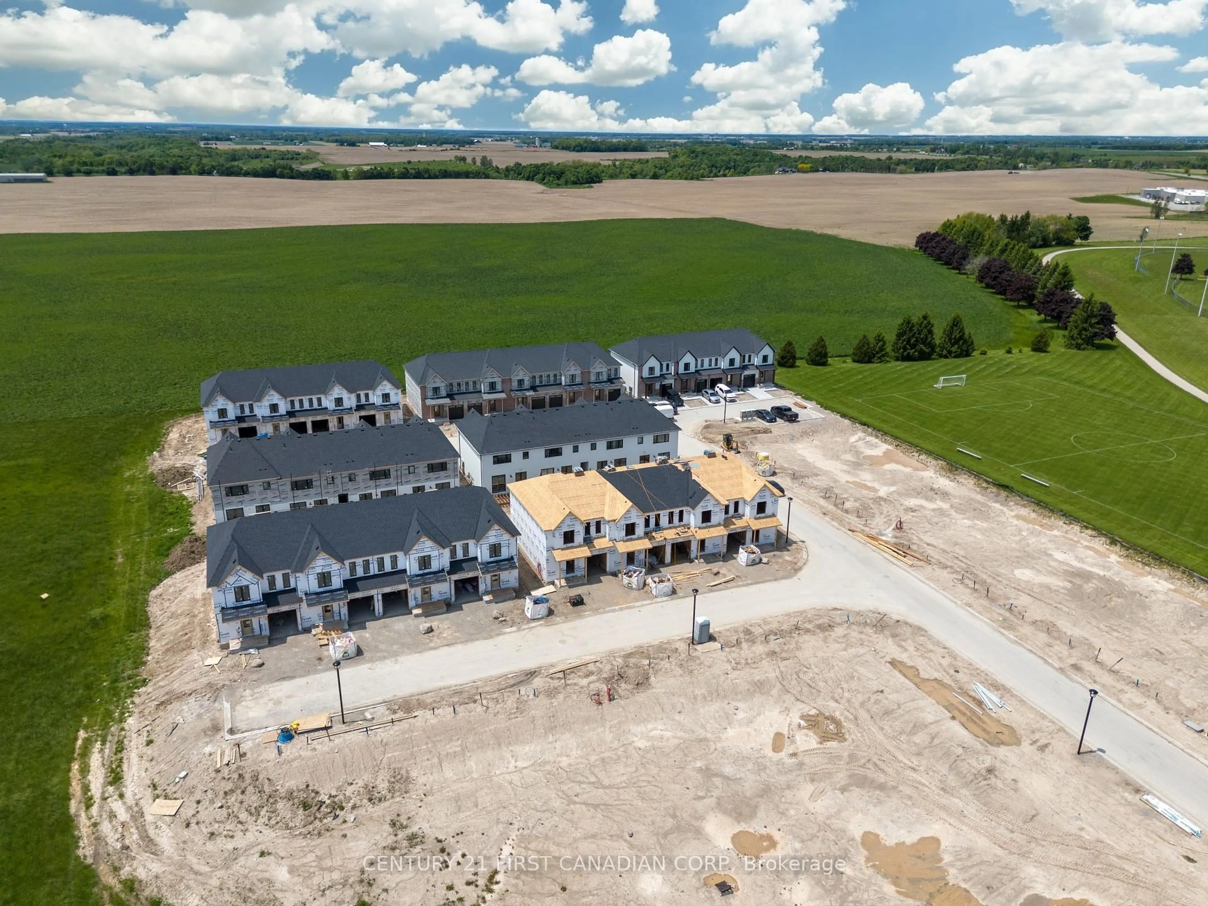 A pic from outside/outdoor area/front of a property/back of a property/a pic from drone, building for 147-47 SCOTTS Dr, Lucan Biddulph Ontario N0M 2J0