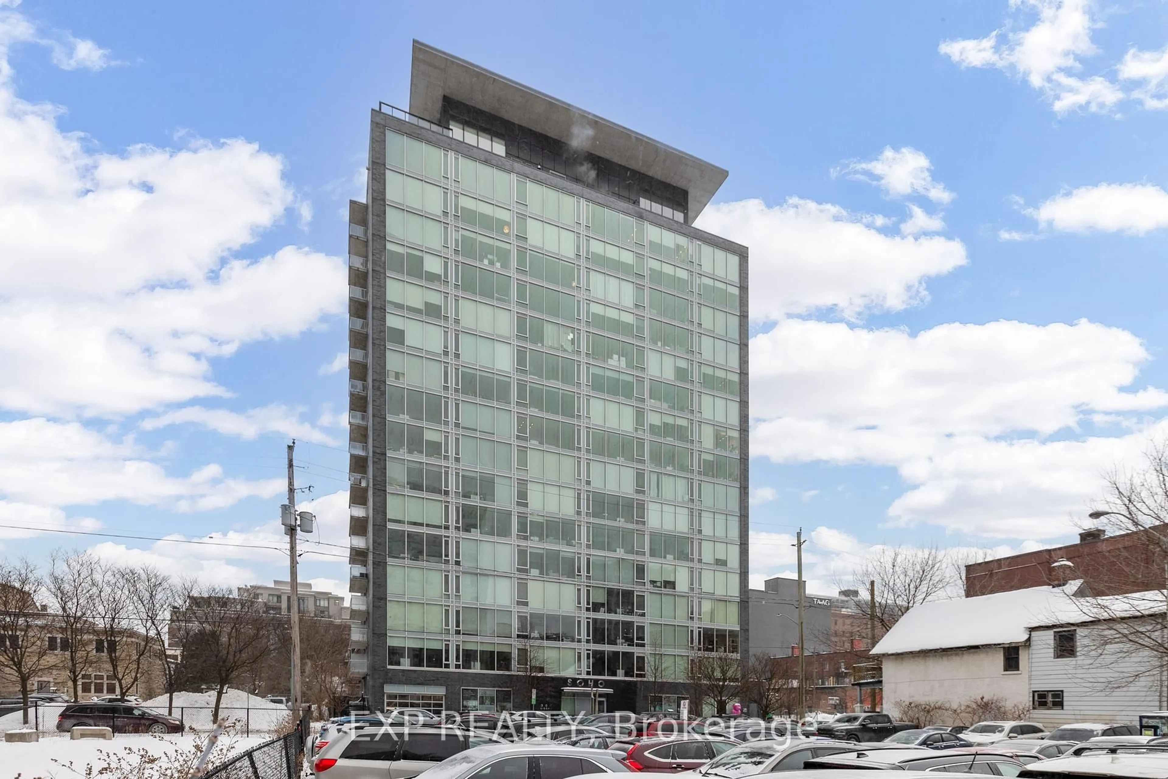 Indoor foyer for 300 Lisgar St #812, Ottawa Ontario K2P 0E2