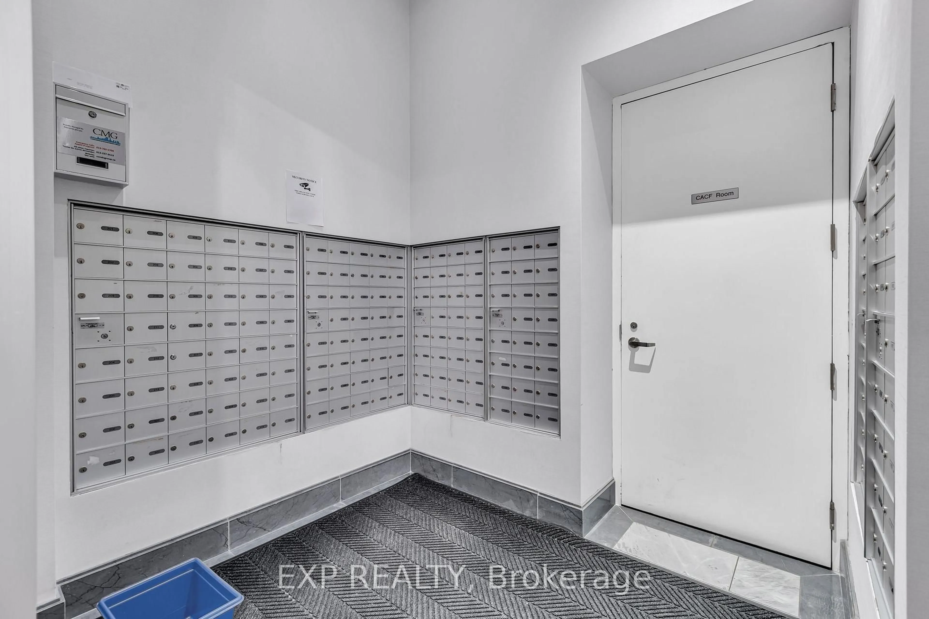 Indoor entryway for 300 Lisgar St #812, Ottawa Ontario K2P 0E2