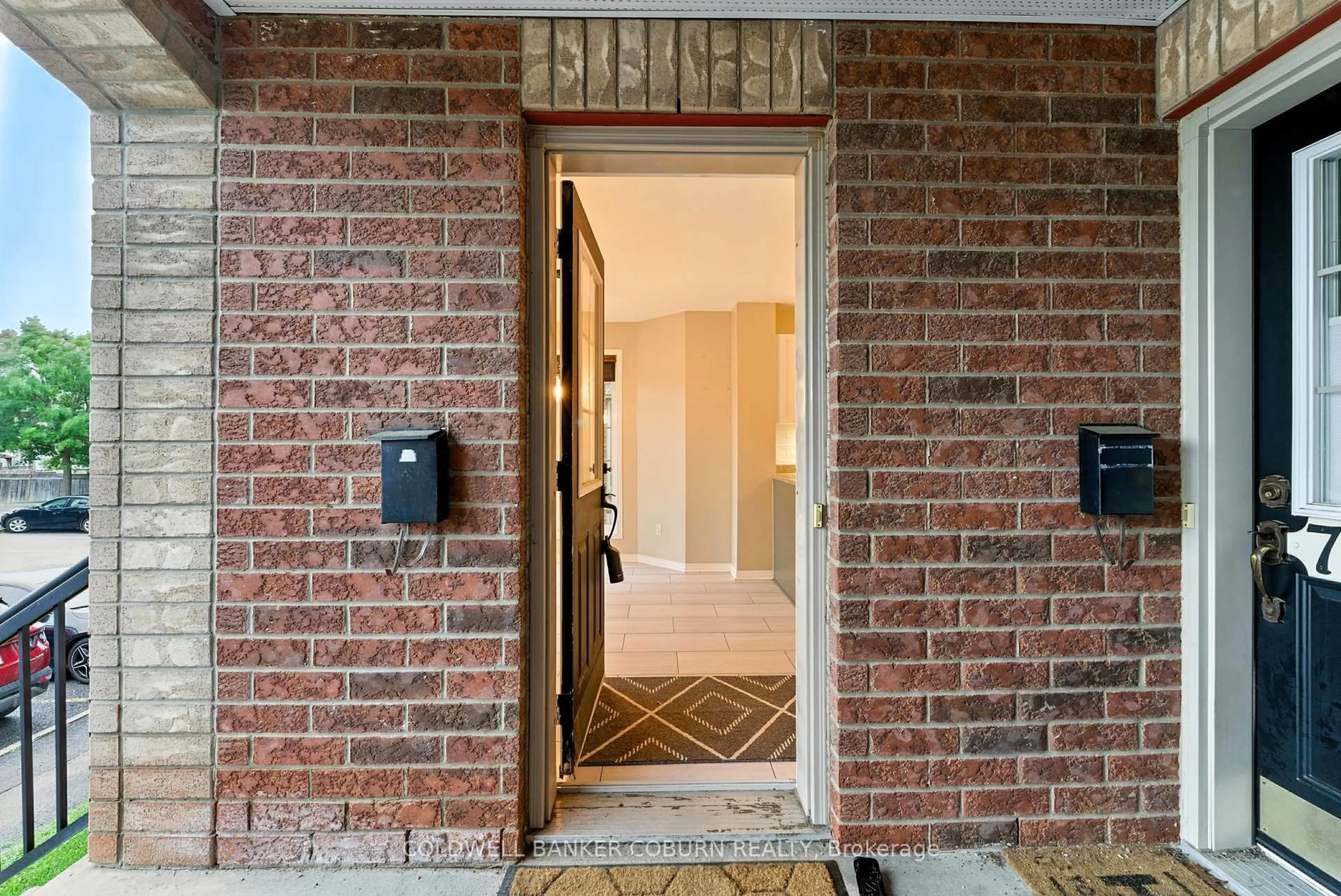 Indoor entryway for 130 Berrigan Dr #72, Ottawa Ontario K2J 0J3