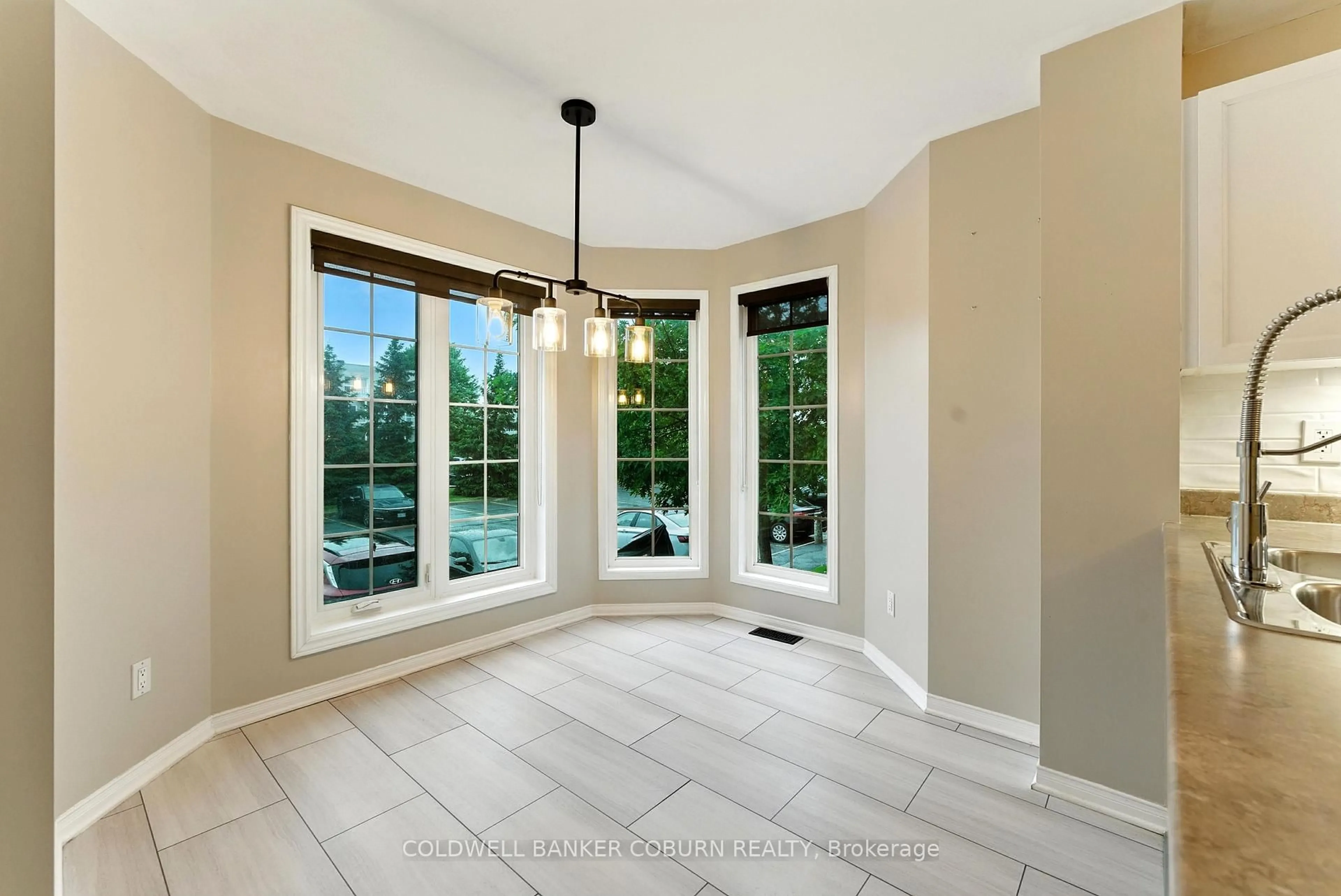 Indoor entryway for 130 Berrigan Dr #72, Ottawa Ontario K2J 0J3