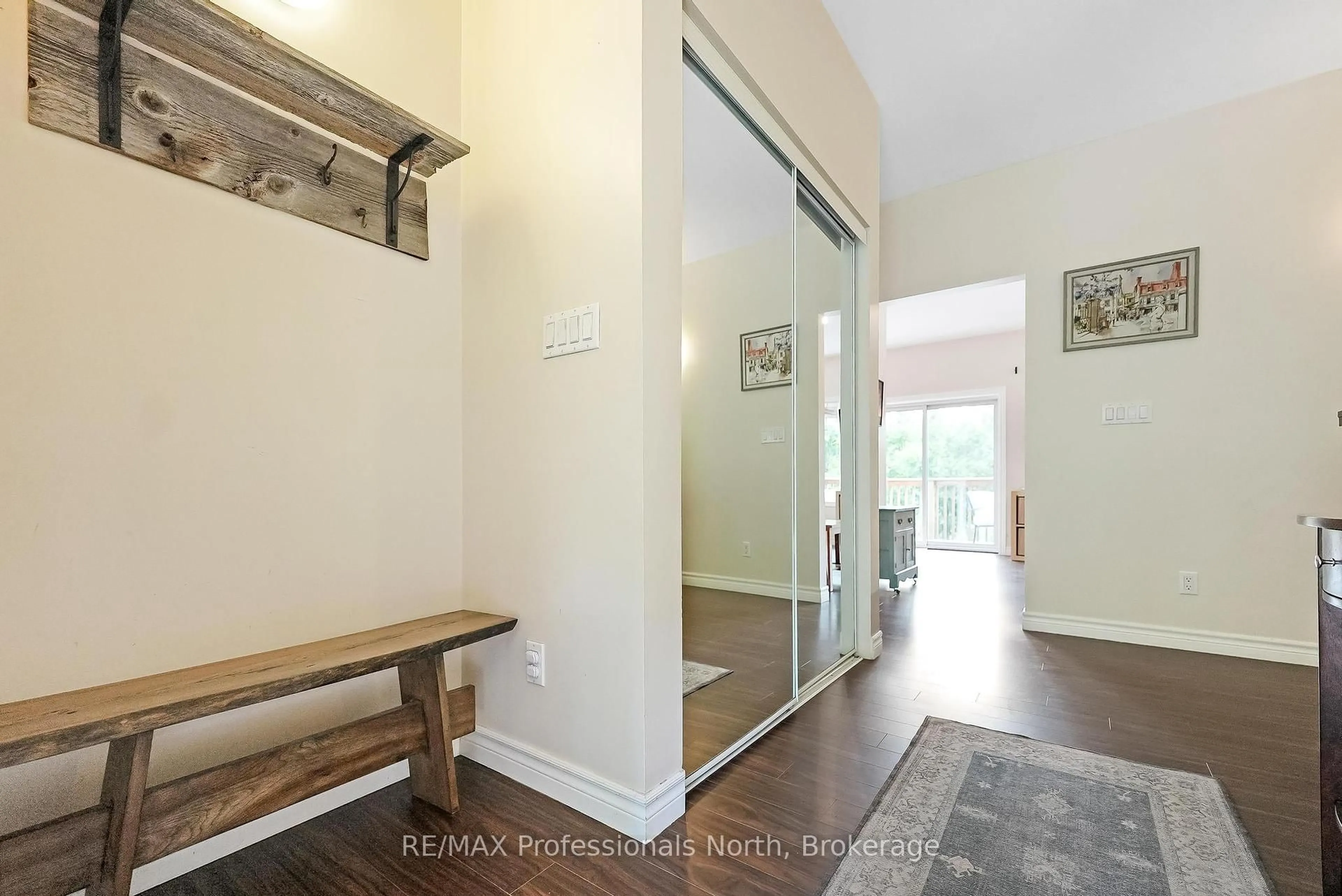 Indoor entryway for 1071 Alton Lane, Minden Hills Ontario K0M 2K0