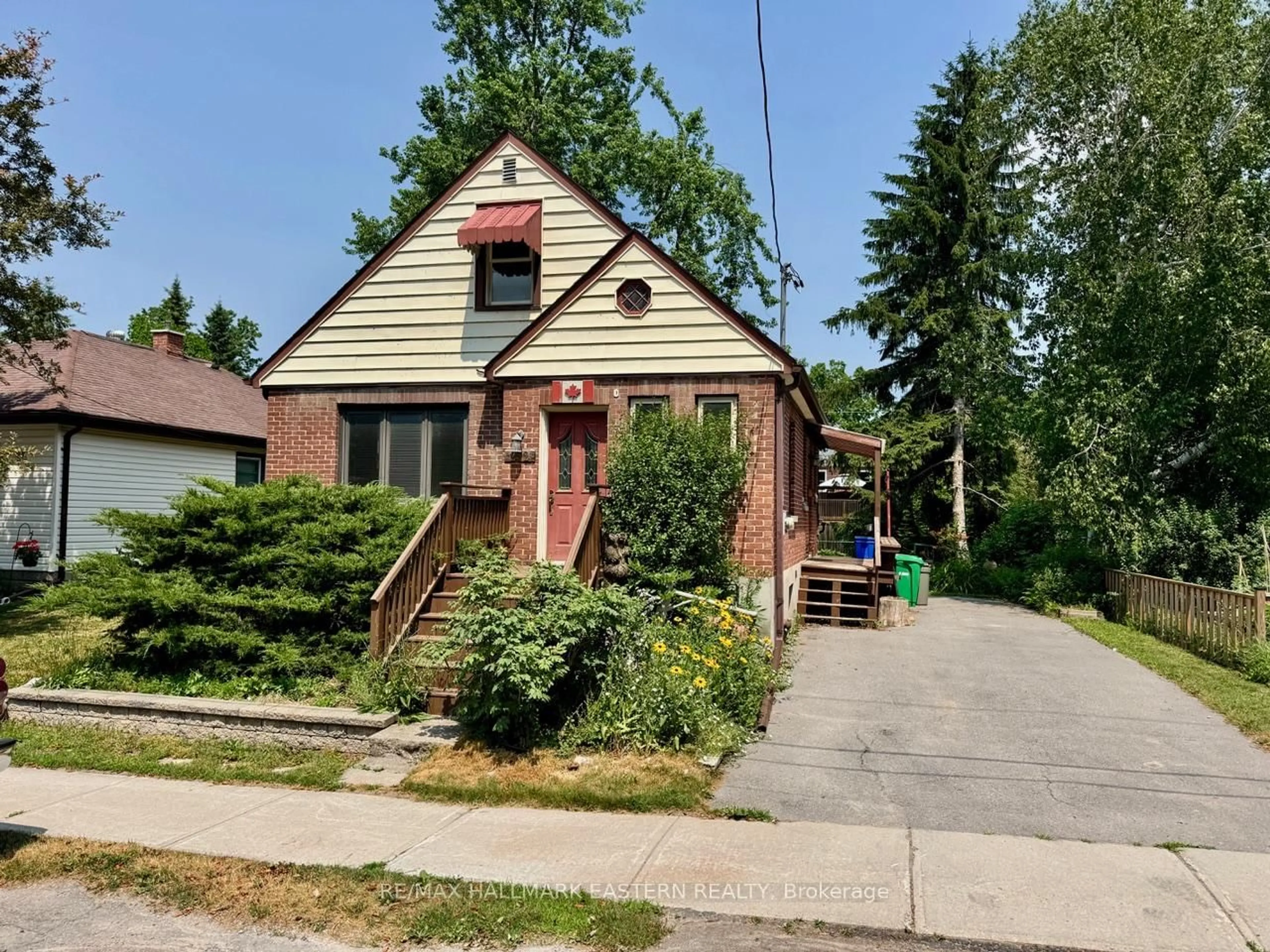 Home with brick exterior material, street for 232 Munroe Ave, Peterborough East Ontario K9H 1H8