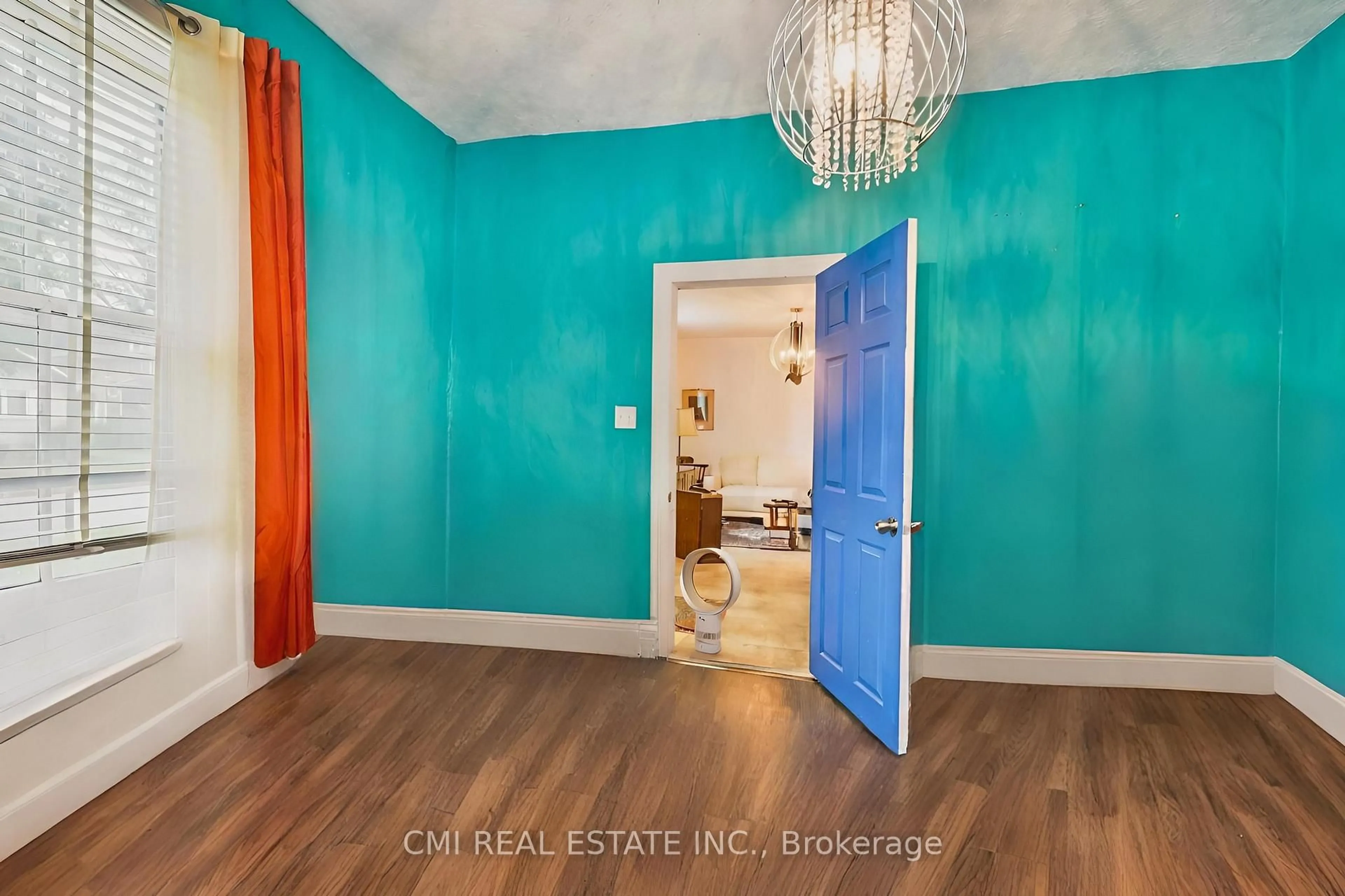 Indoor entryway for 1785 4th Ave, Owen Sound Ontario N4K 4X7
