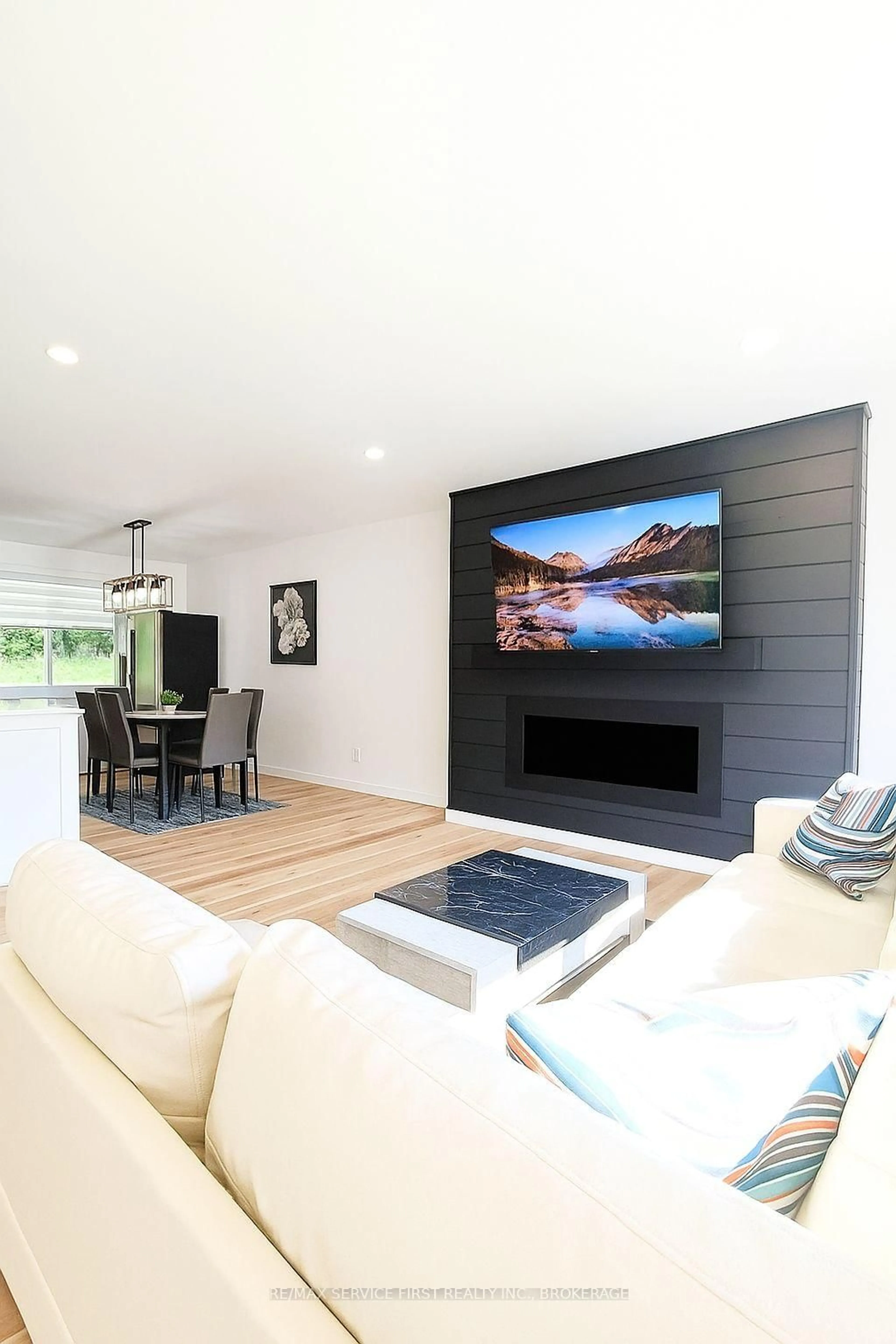 Home theater for 1209 Lincoln Dr, Kingston Ontario K7M 4Z9