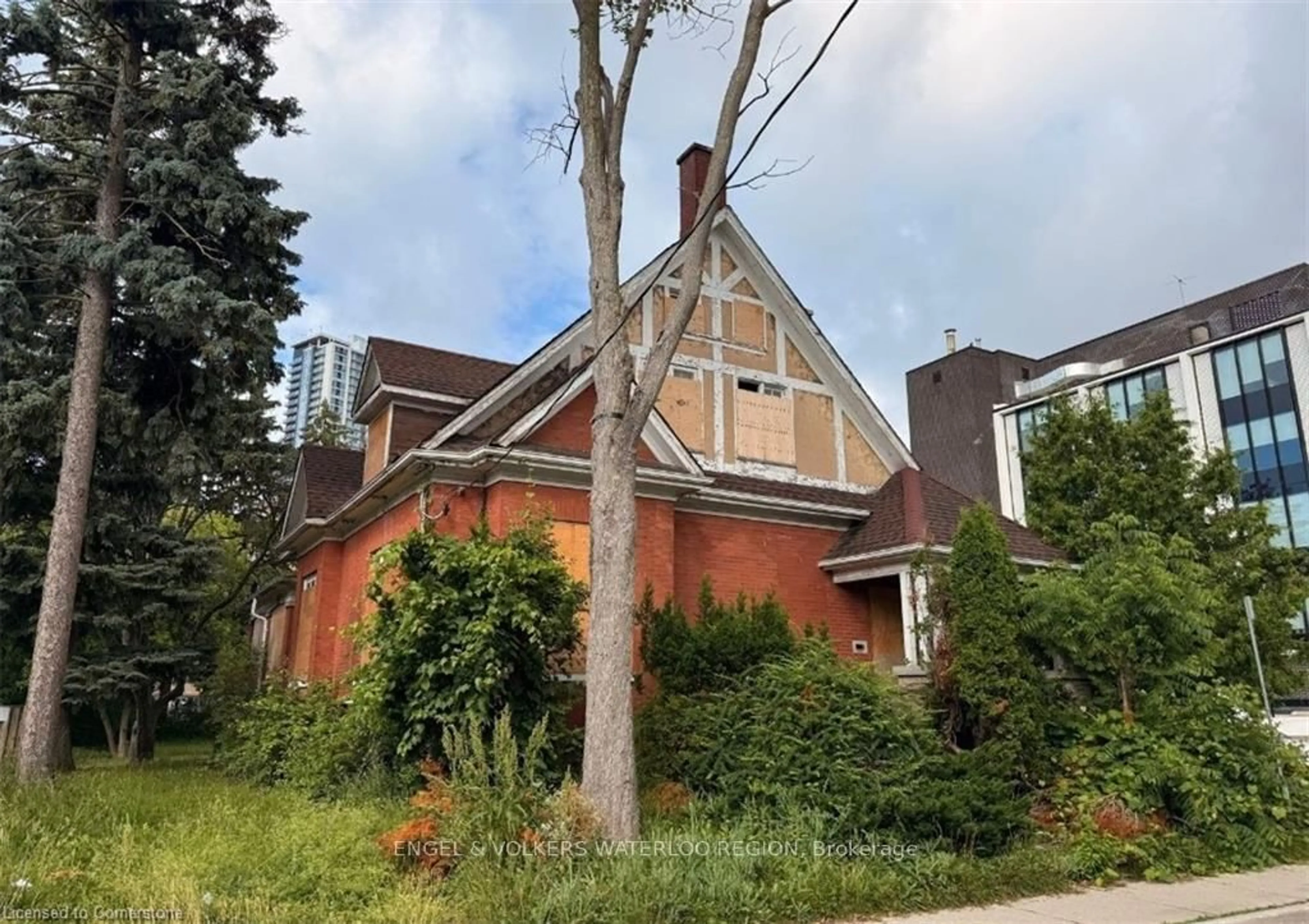 Home with brick exterior material, street for 11 Irvin St, Kitchener Ontario N2H 1K6