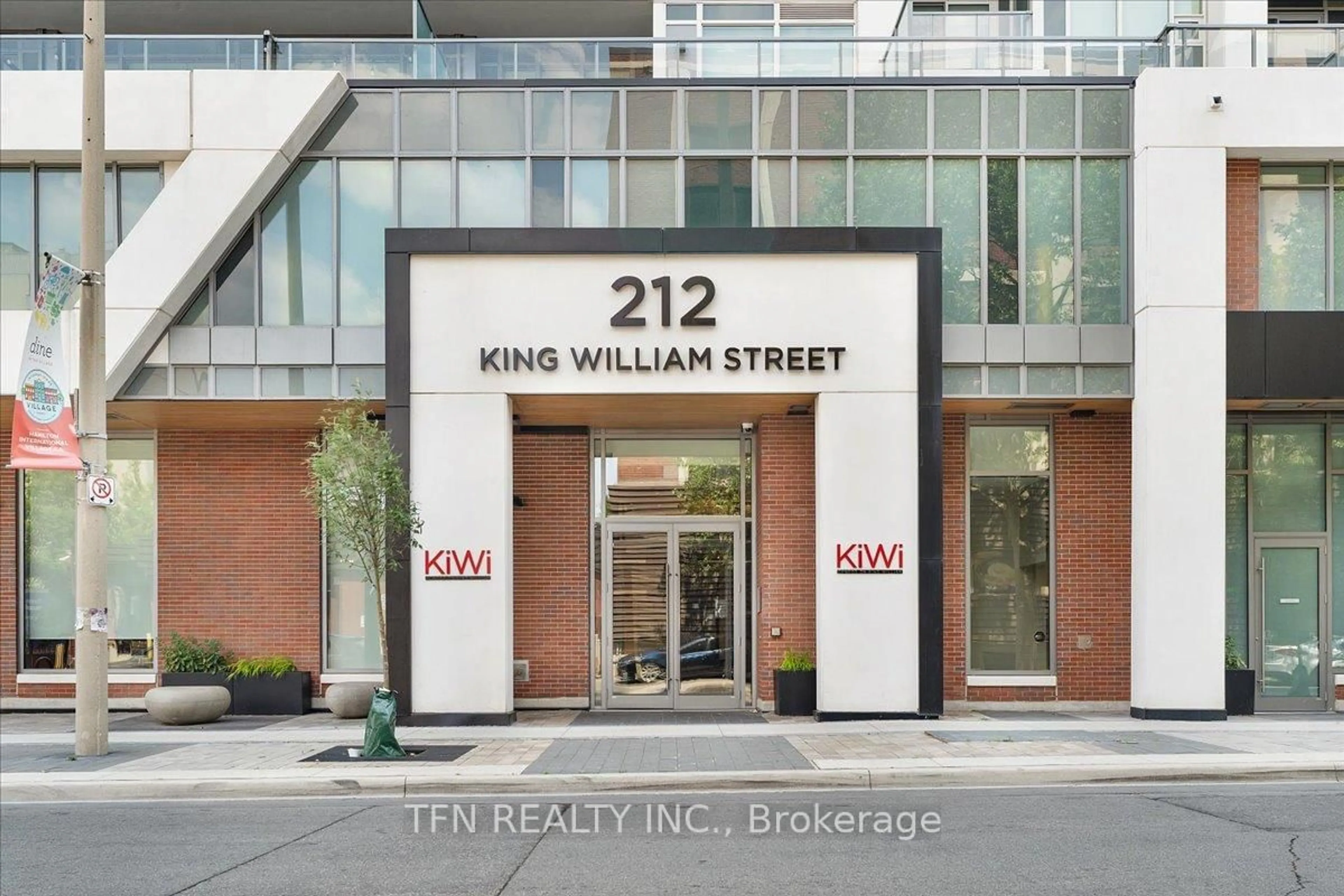 Indoor entryway for 212 King William St #513, Hamilton Ontario L8R 0A7