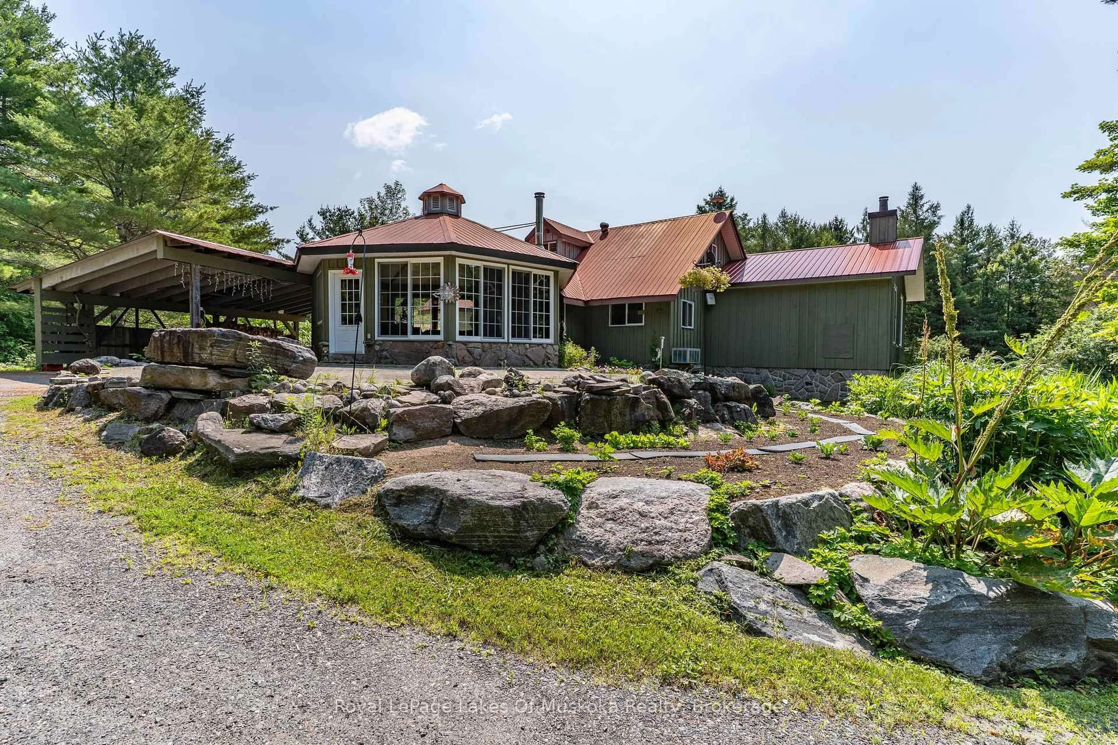 Patio, unknown for 2171 Muskoka 117 Rd, Lake of Bays Ontario P0B 1A0