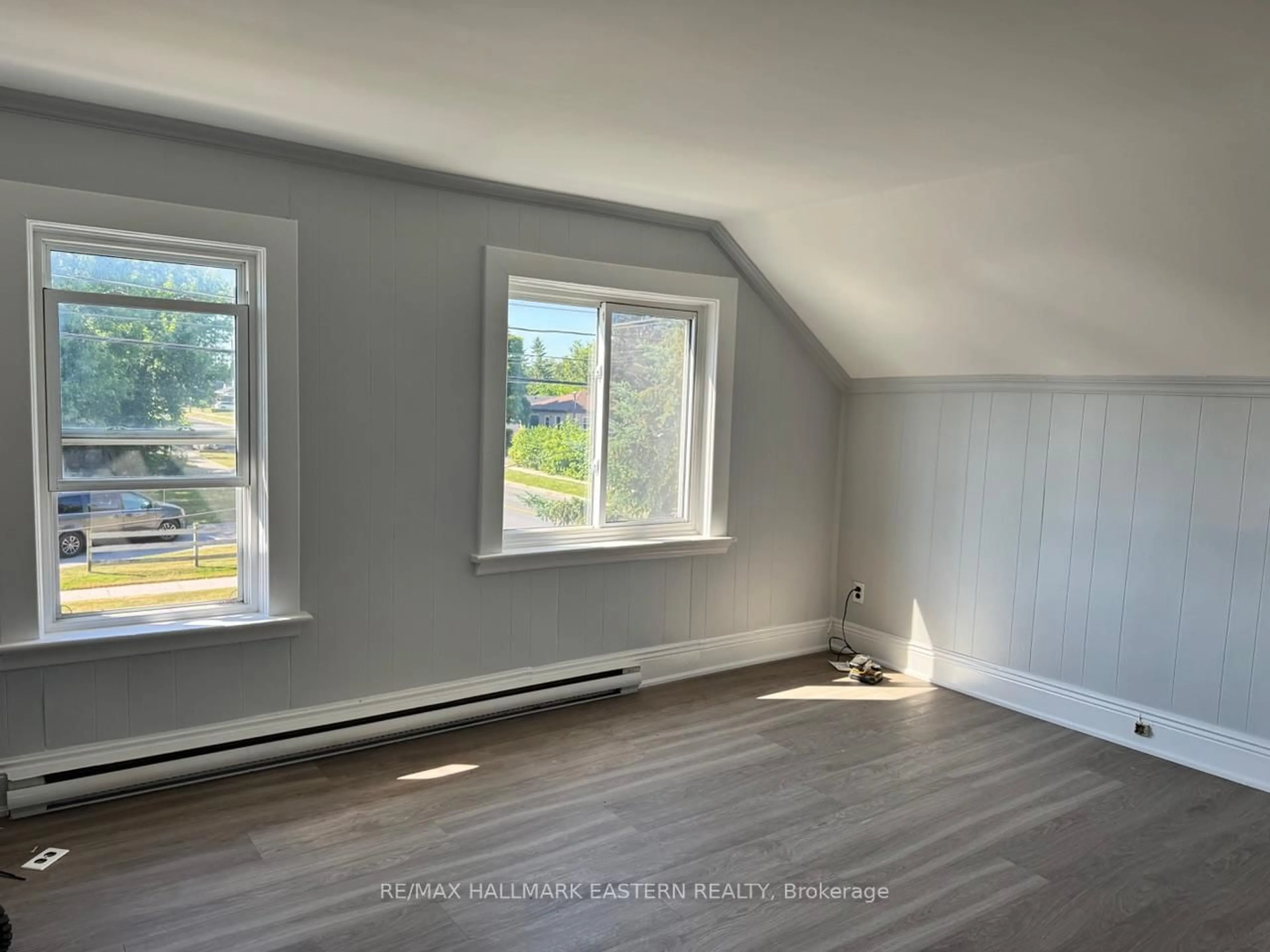 A pic of a room for 822 St. Mary's St, Peterborough Central Ontario K9J 4H3