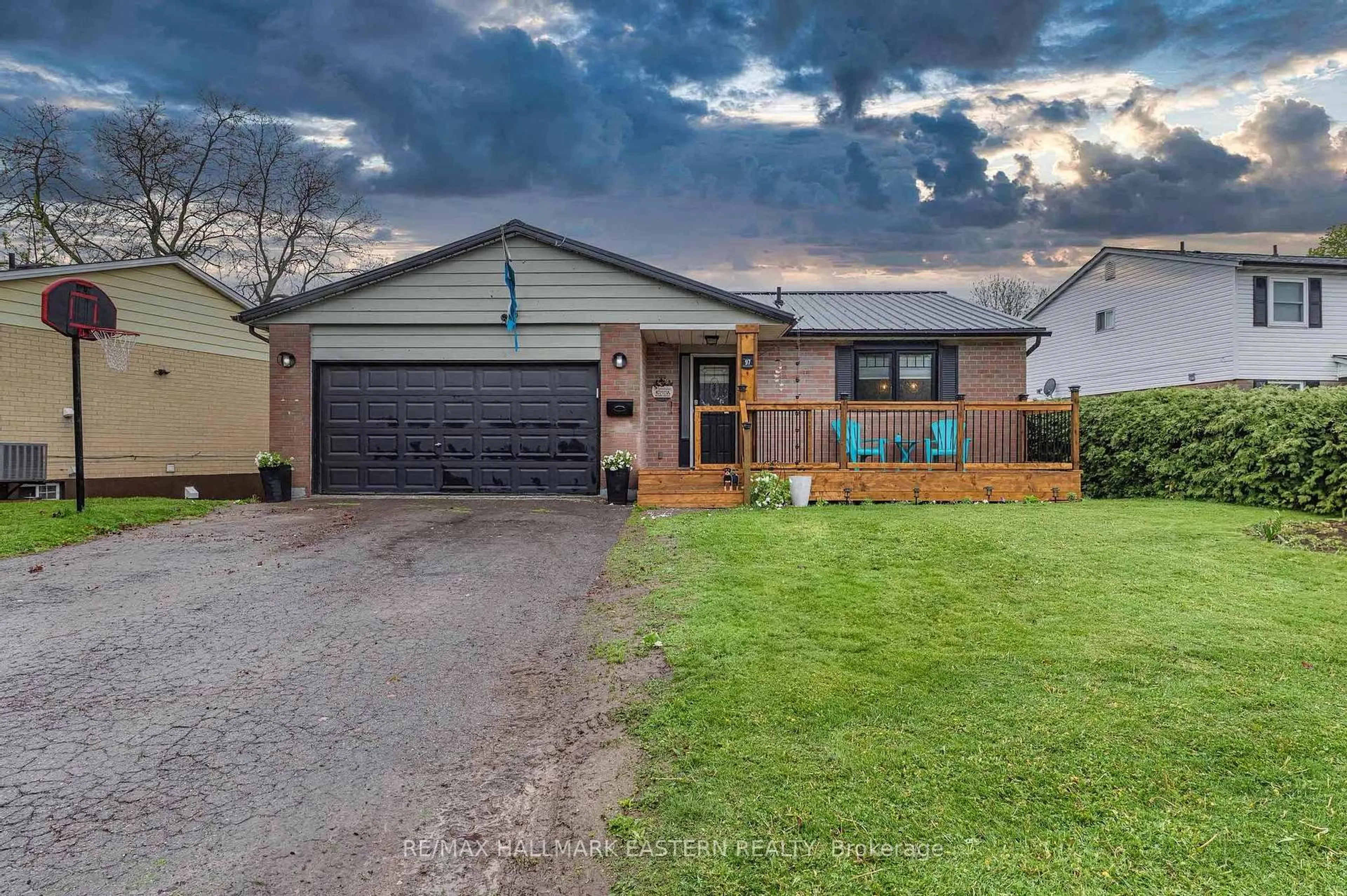 A pic from outside/outdoor area/front of a property/back of a property/a pic from drone, street for 97 Peacock Blvd, Port Hope Ontario L1A 2X5