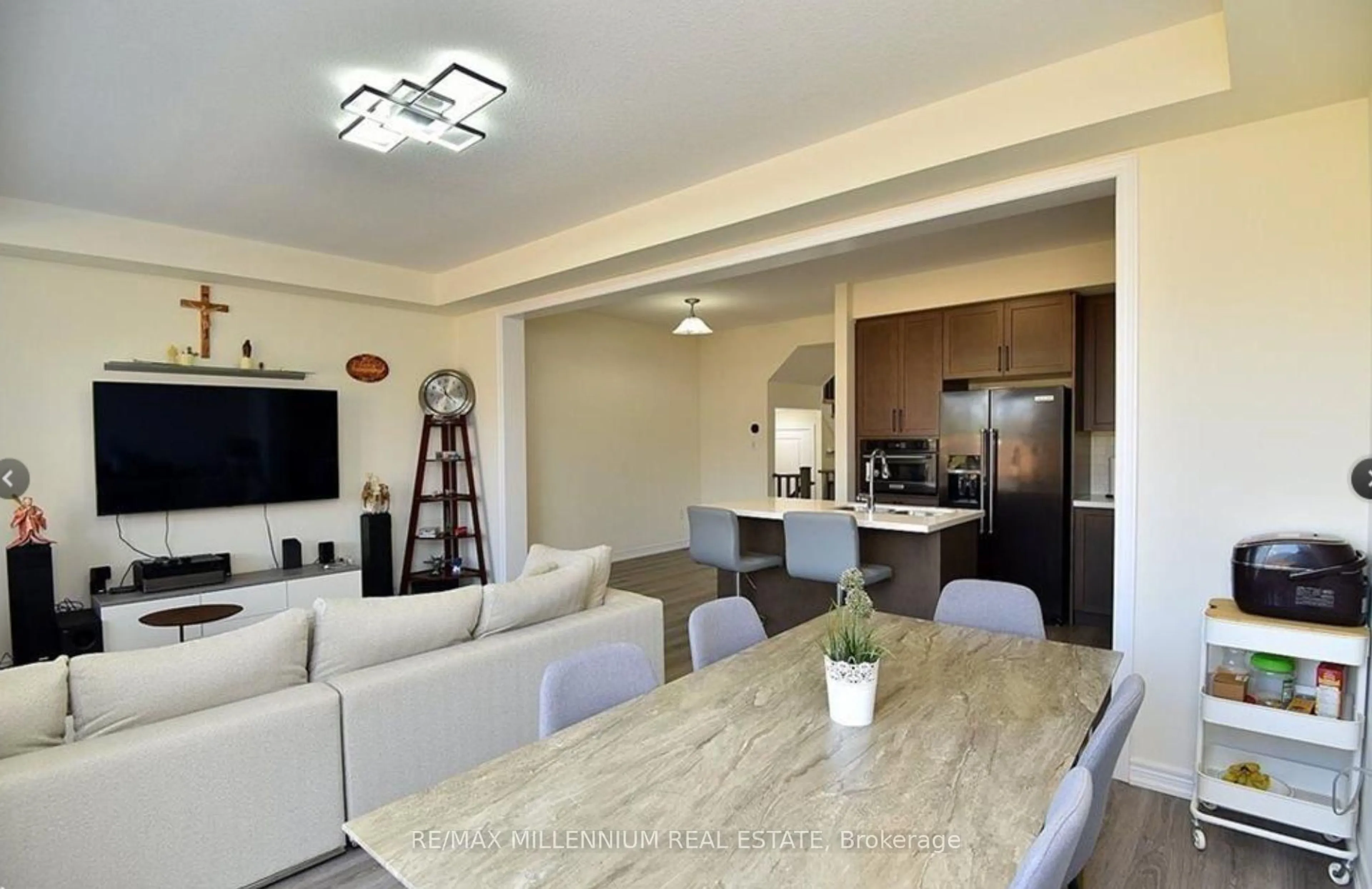 Open concept kitchen, unknown for 29 Hibiscus Lane, Hamilton Ontario L8K 0A4